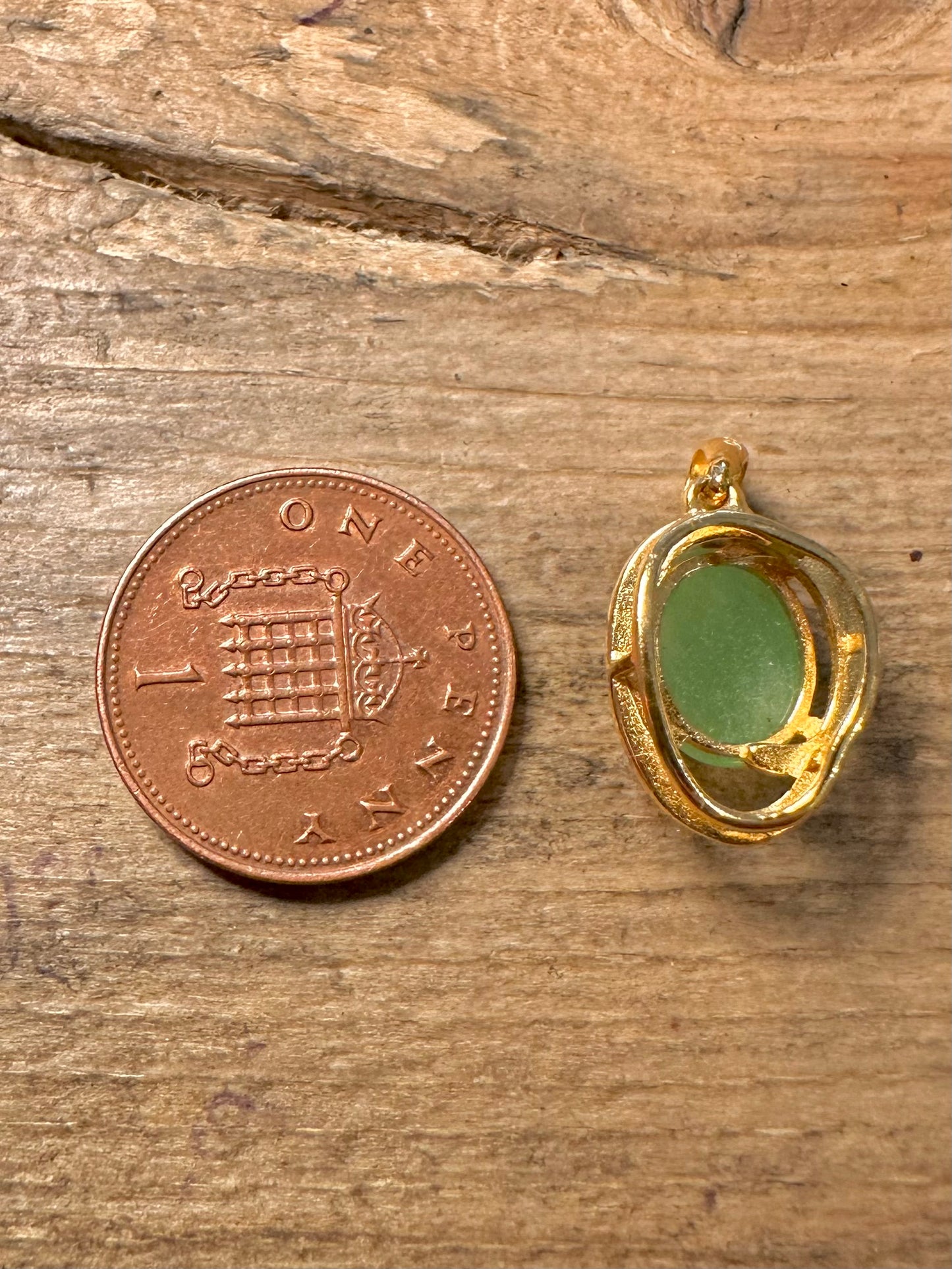 Modern Green Stone Gold on 925 Silver Pendant