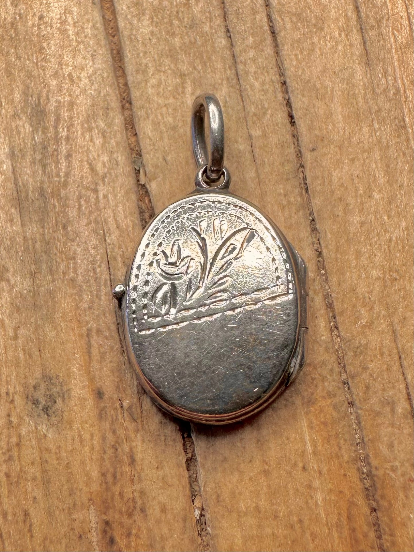 Vintage Oval Engraved Locket 925 Sterling Silver Pendant
