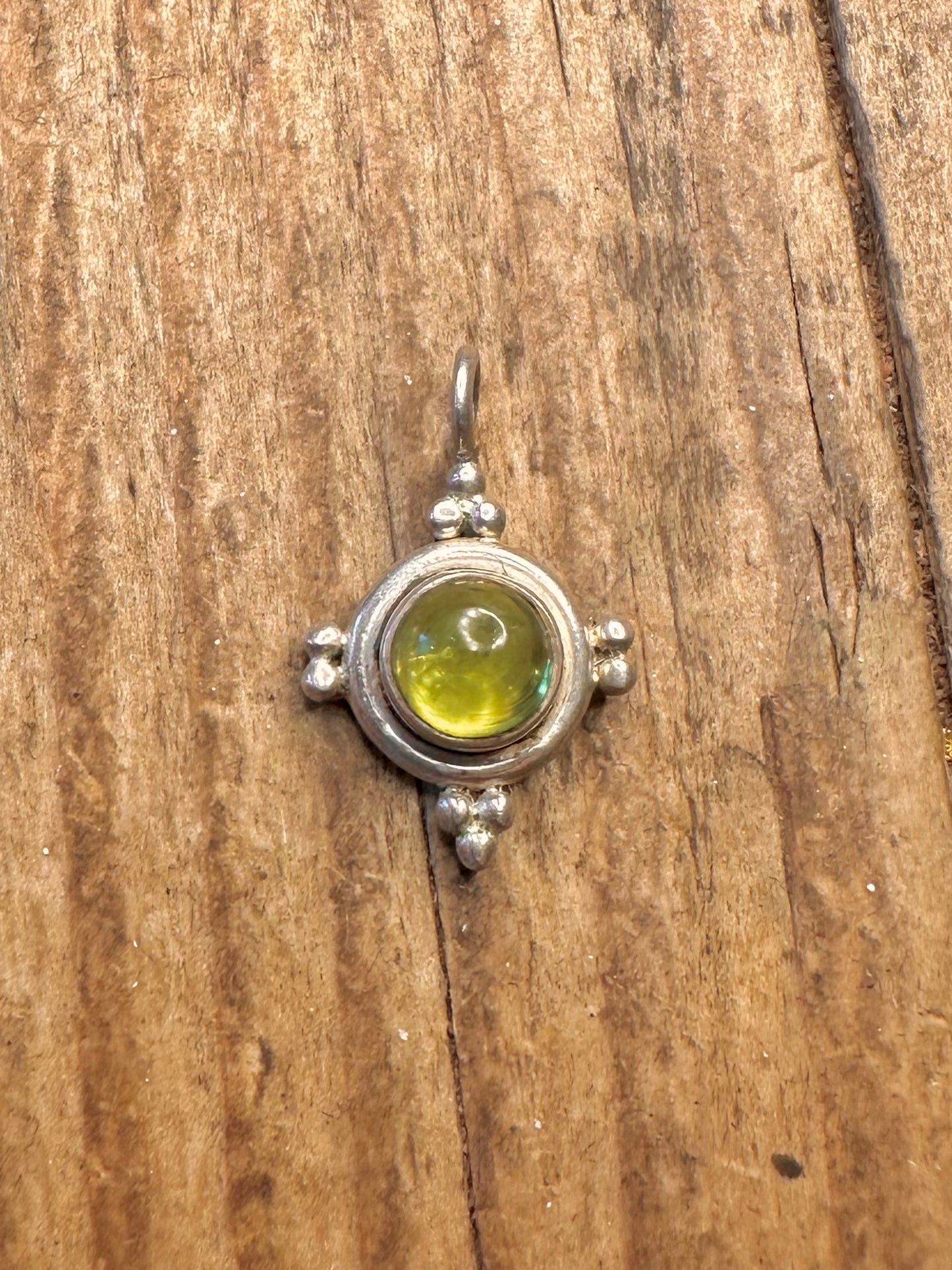 Peridot Boho-Anhänger aus 925er Sterlingsilber