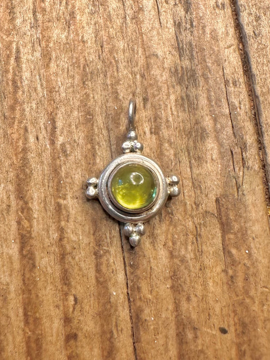 Peridot Boho-Anhänger aus 925er Sterlingsilber