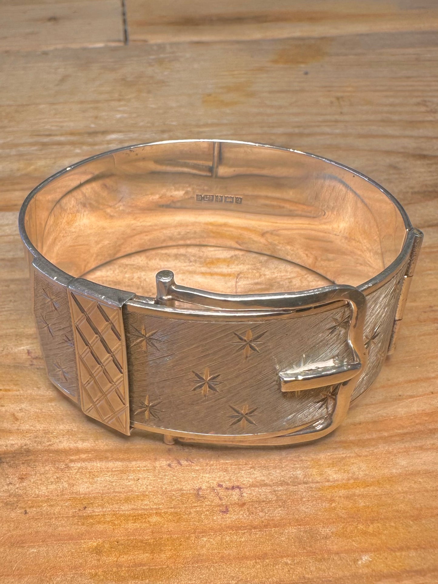 Vintage 1965 Large Buckle Clasp Star Engraved 925 Sterling Silver Bangle