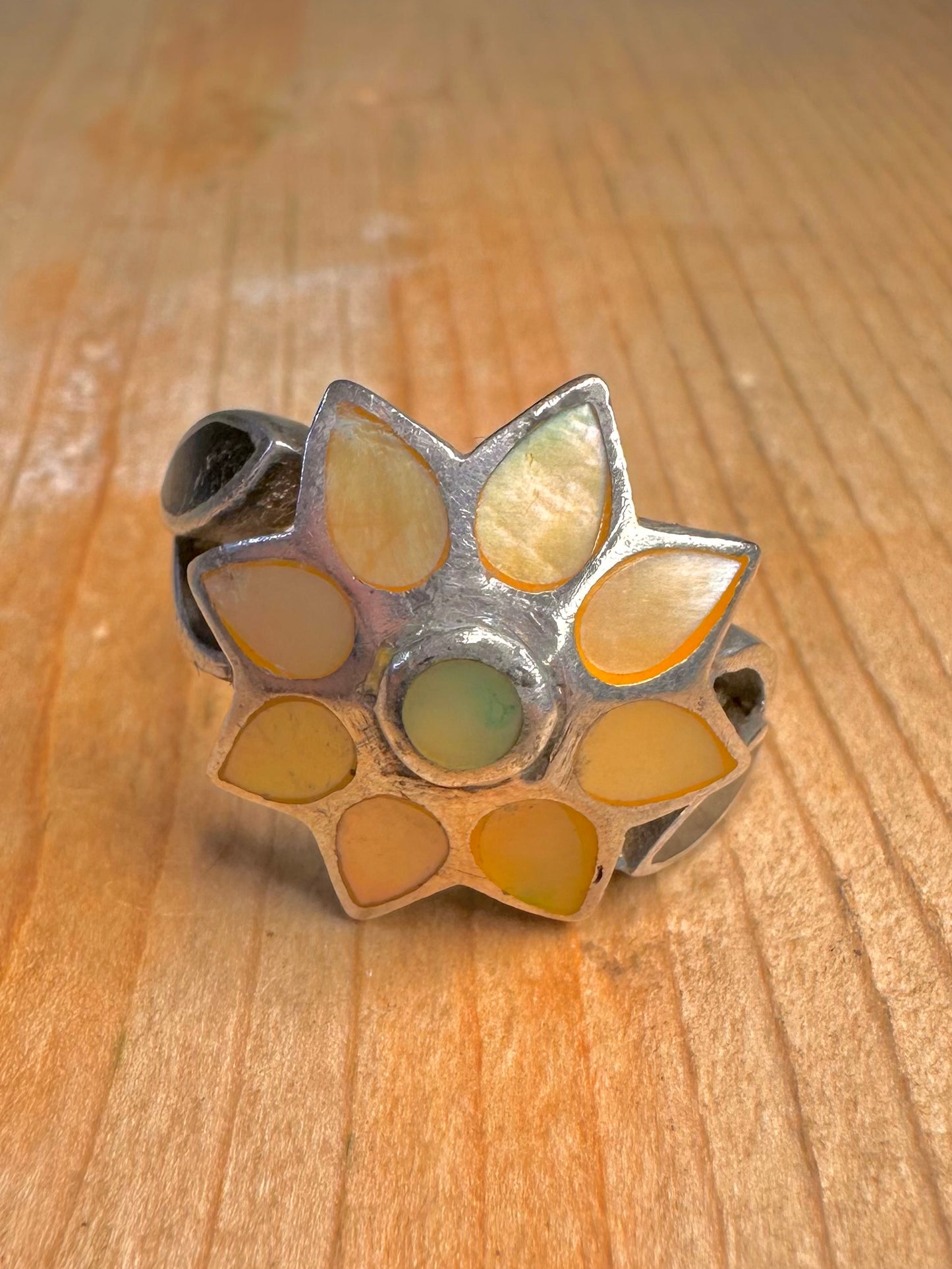 Vintage Flower lMother of Pearl Abalone and Onyx 925 Sterling Silver Size O1/2 Ring