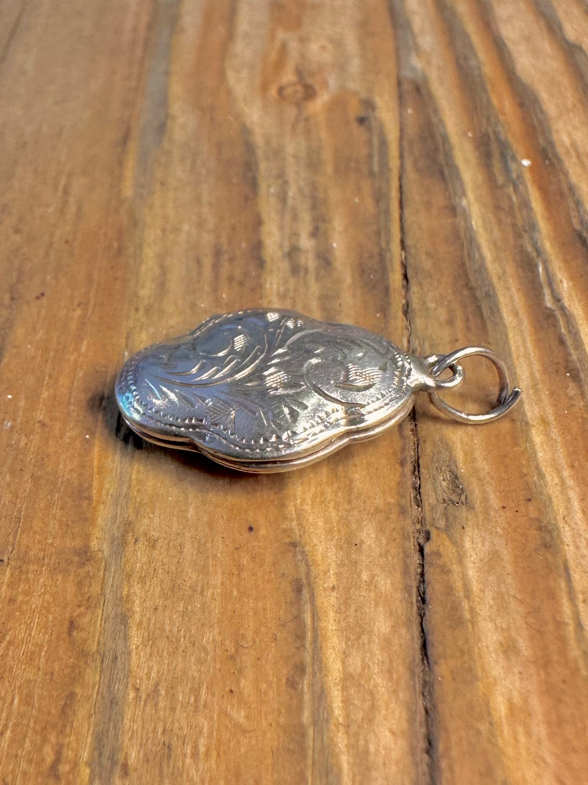 Unique Shape Engraved Design 925 Sterling Silver Locket Pendant