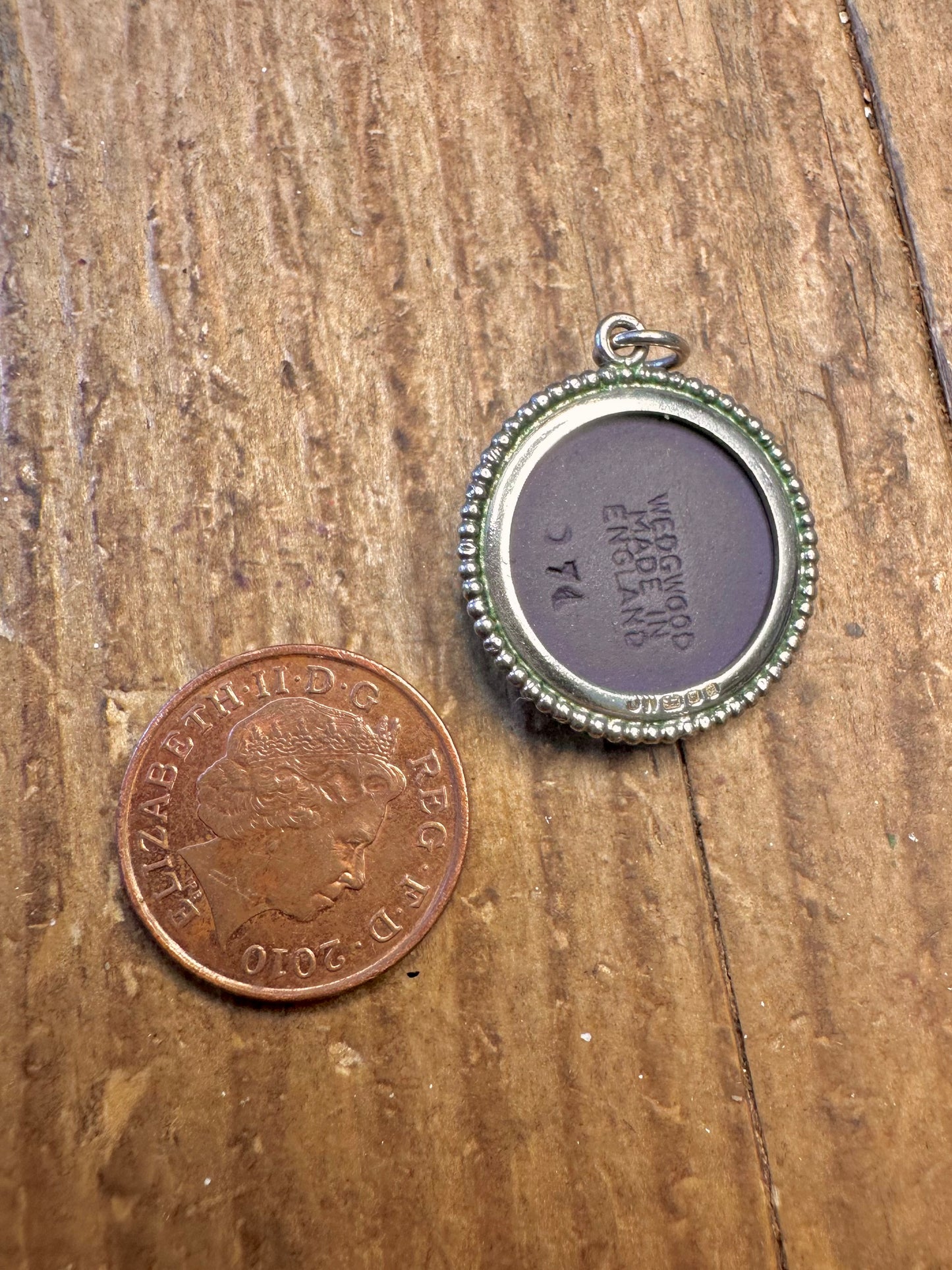 Wedgwood 1974 Cameo Made in England 925 Sterling Silver Pendant