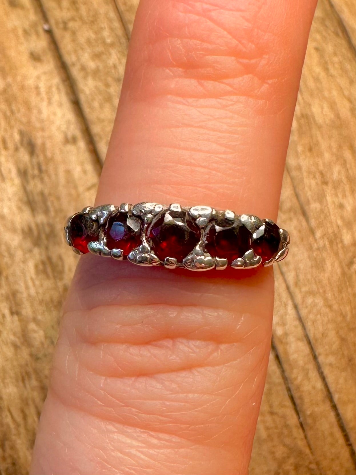 Ring im viktorianischen Stil mit Granat aus 925er Sterlingsilber, Größe H