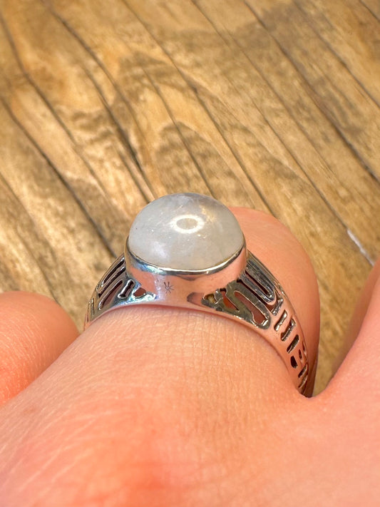 Moonstone Dome Cut Out Design 925 Sterling Silver Size R1/2 Ring