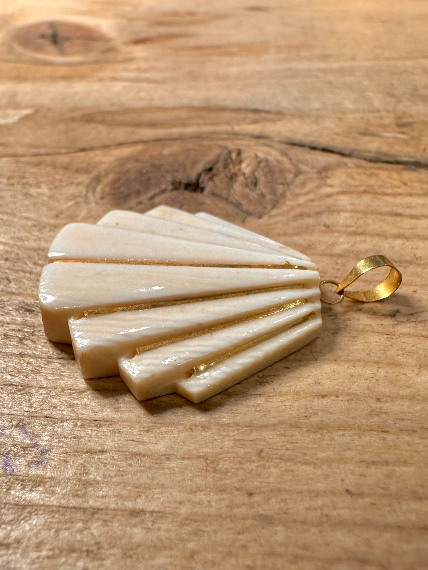 Vintage 14k Gold Bone/Resin Shell Pendant