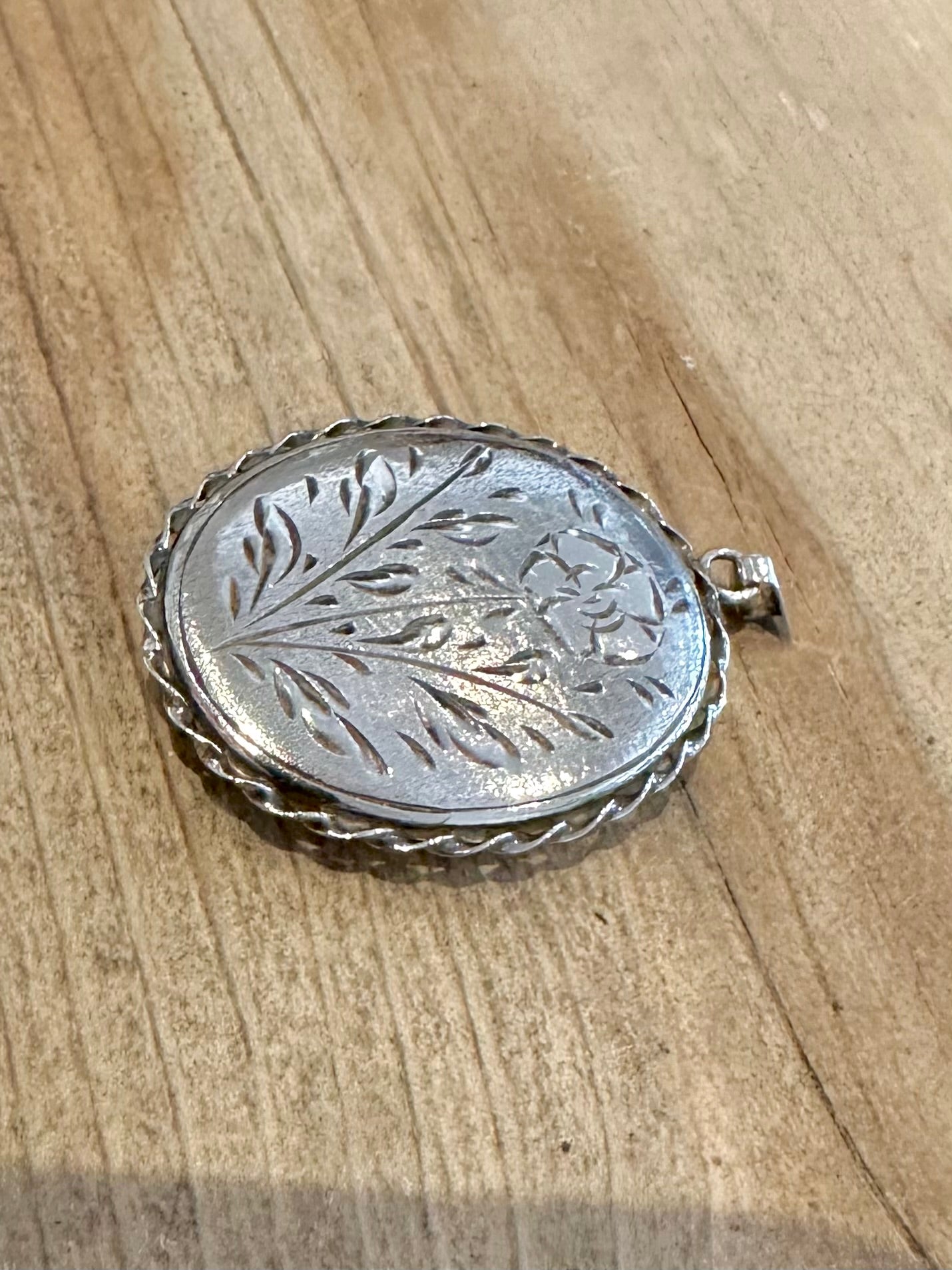 Vintage 1980 Floral Engraved Ornate 925 Silver Locket Pendant