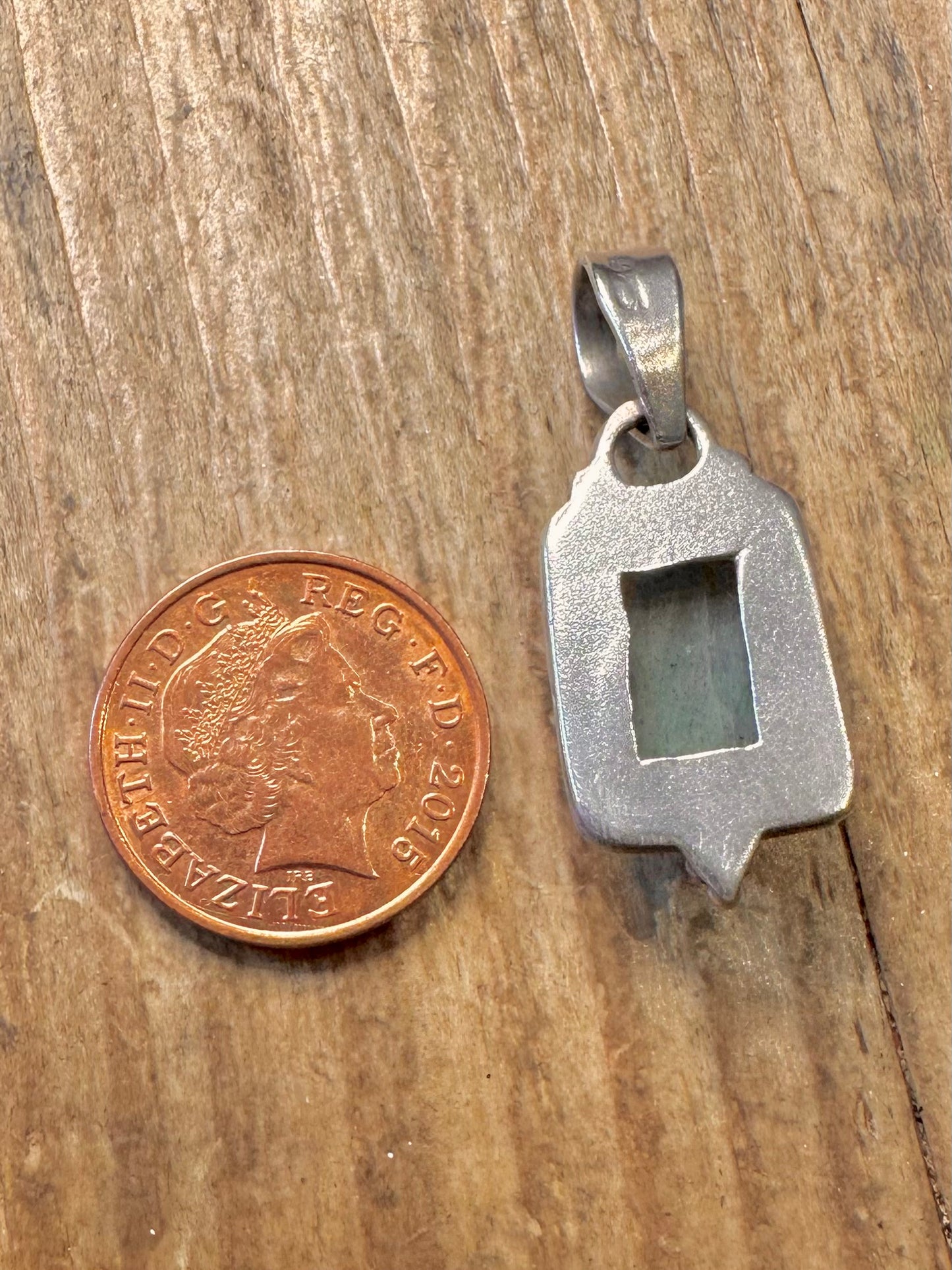 Labradorit-Rechteck-Anhänger aus 925er Sterlingsilber