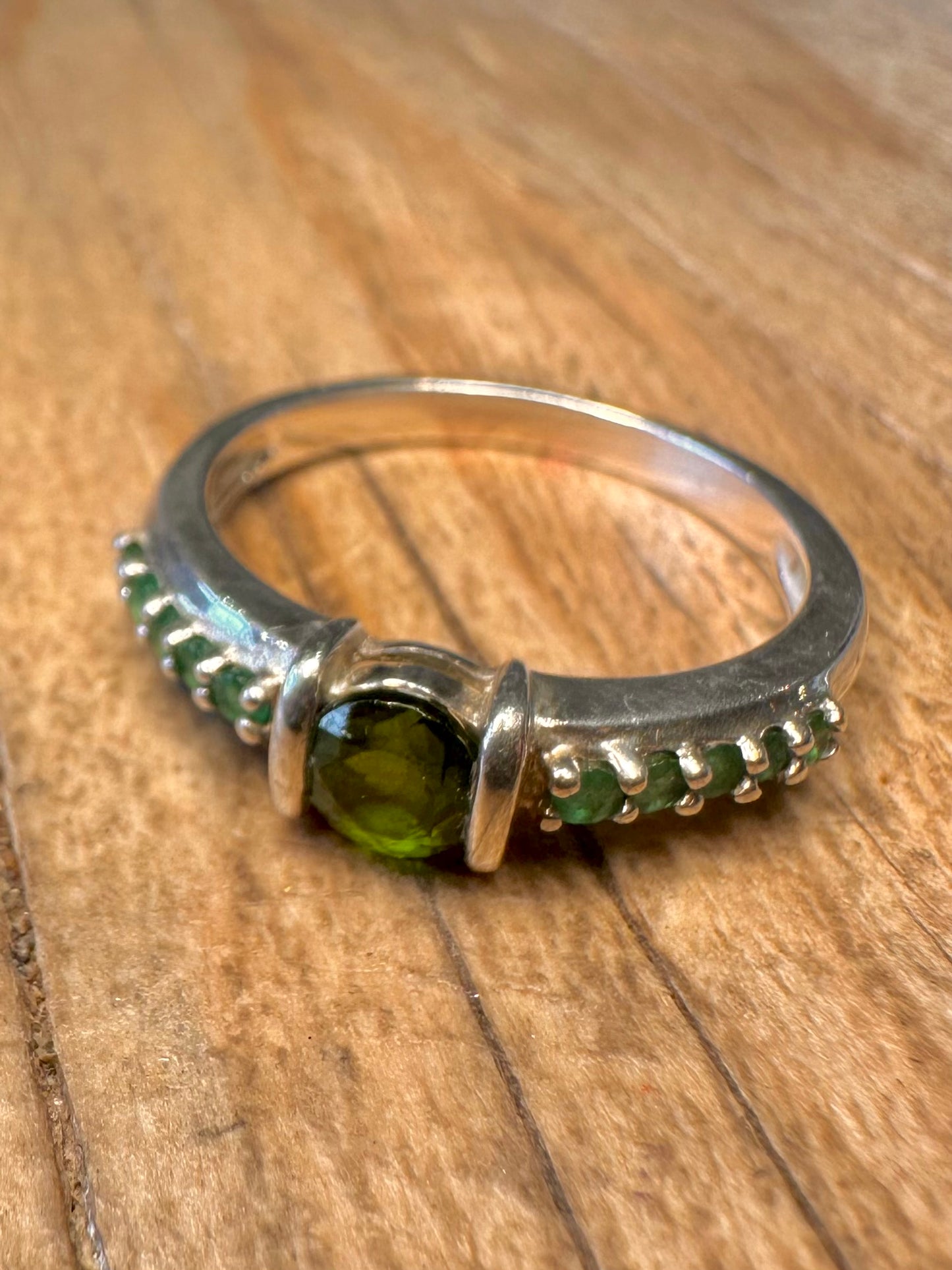Vintage Green Stone 925 Sterling Silver Size R Ring