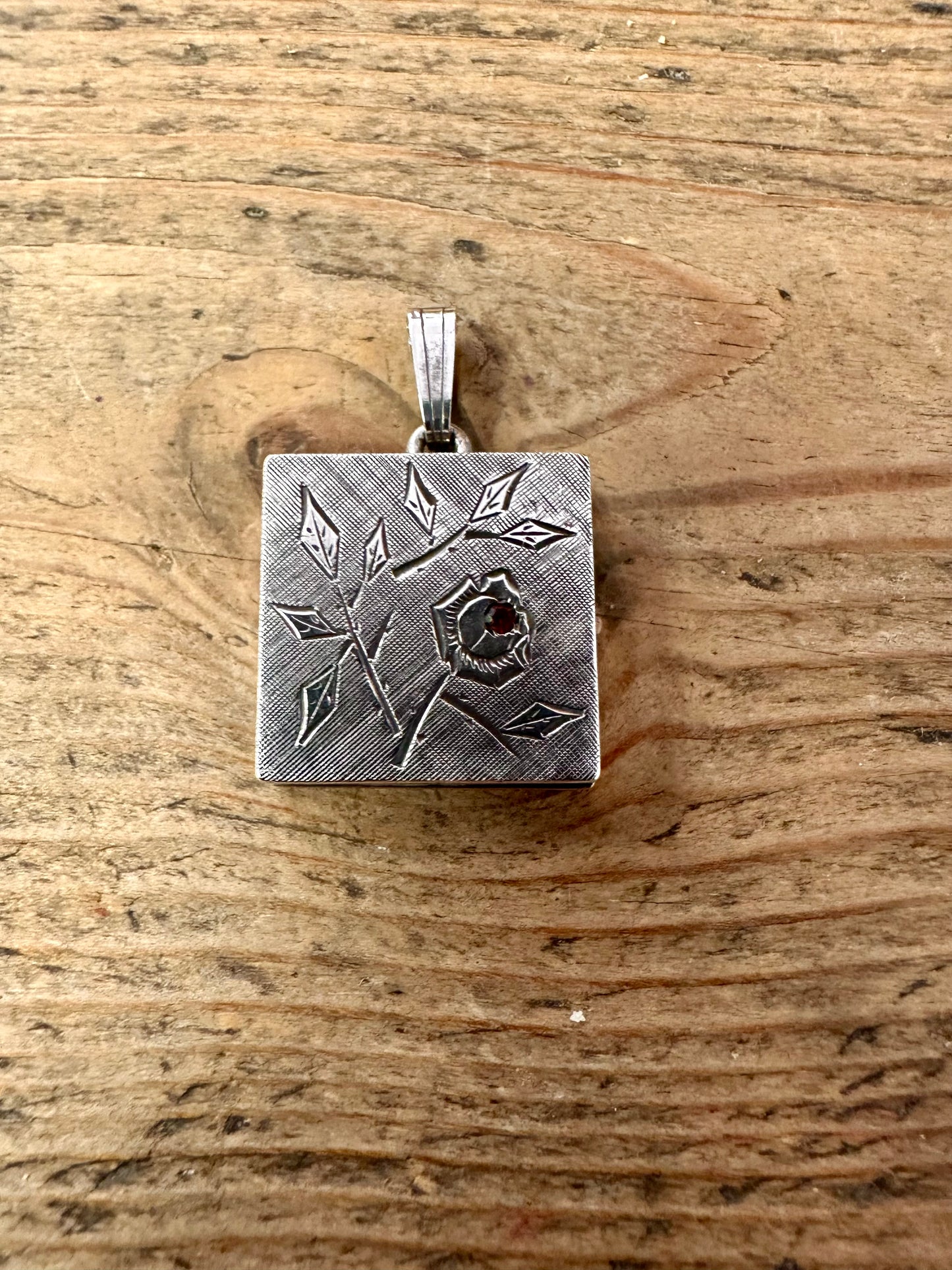 Vintage Square Red Stone Leafs Engraved 925 Silver Locket Pendant