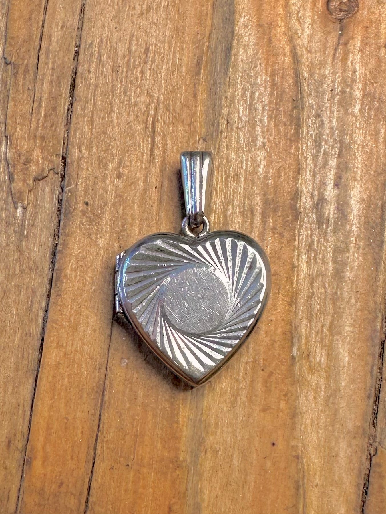 Heart Diamond-Cut Sunburst Locket 925 Sterling Silver Pendant