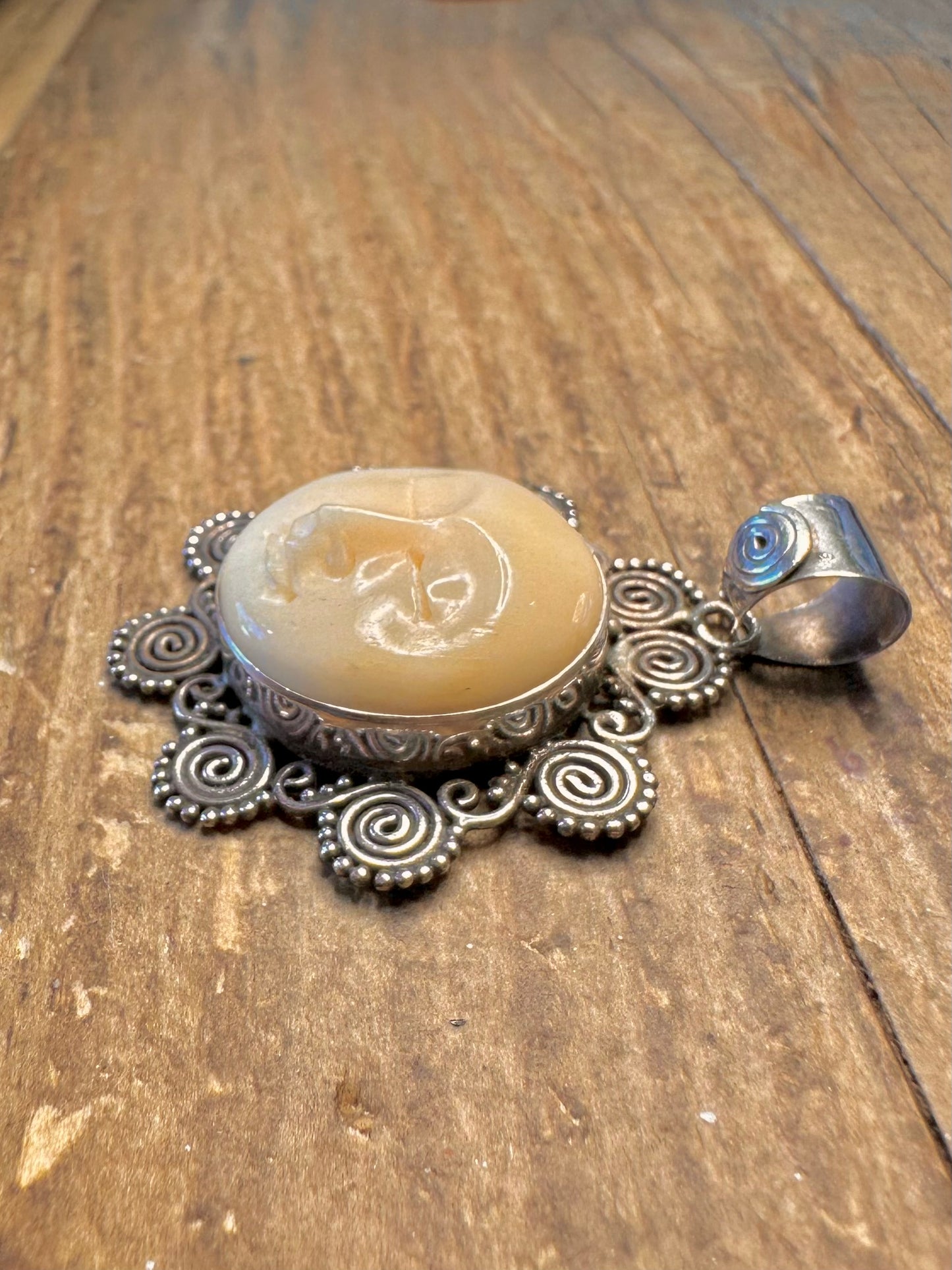 Cream Stone Moon Face Swirl 925 Sterling Silver Pendant