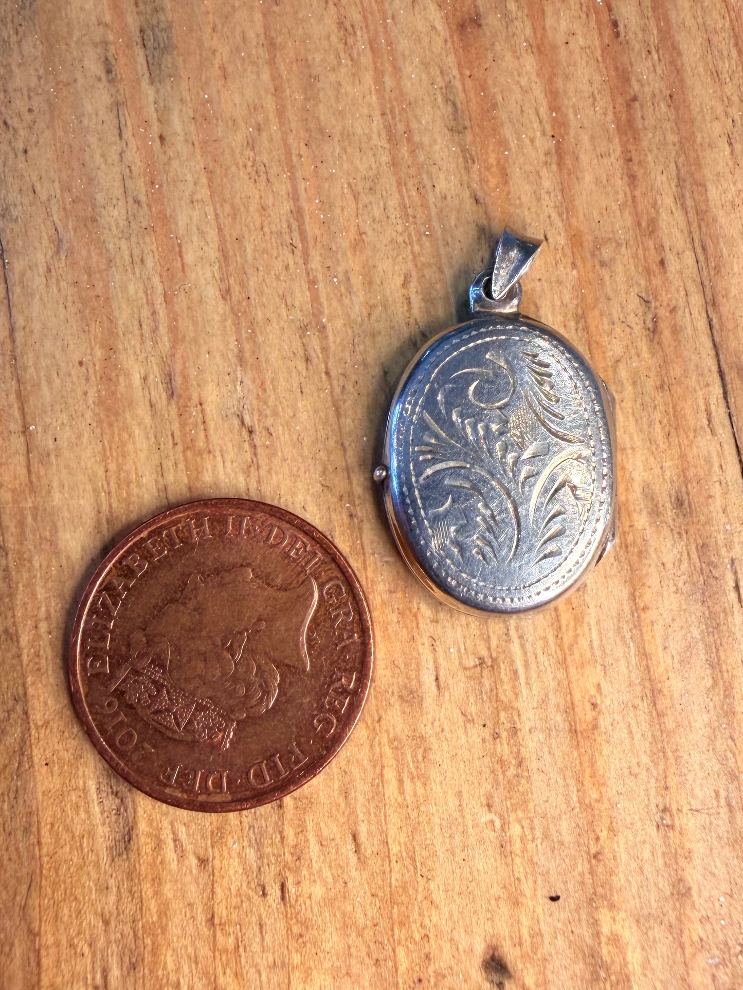 Oval Floral Engraved 925 Sterling Silver Pendant