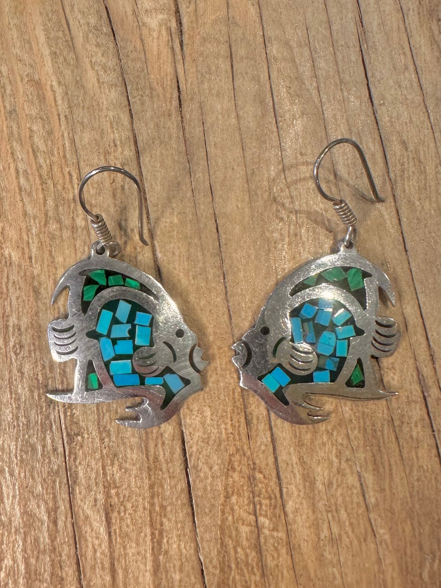 Vintage Winkelfisch Türkis- und Malachit-Einlegearbeiten Mexiko Taxco 925 Silber Ohrringe