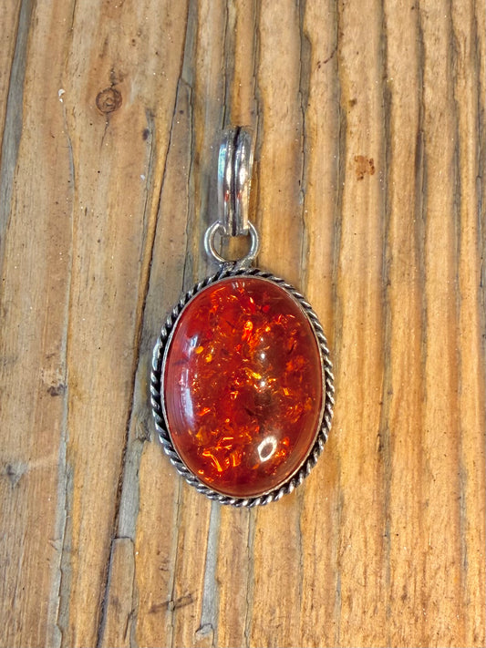 Oval Amber Rope Border 925 Sterling Silver Pendant