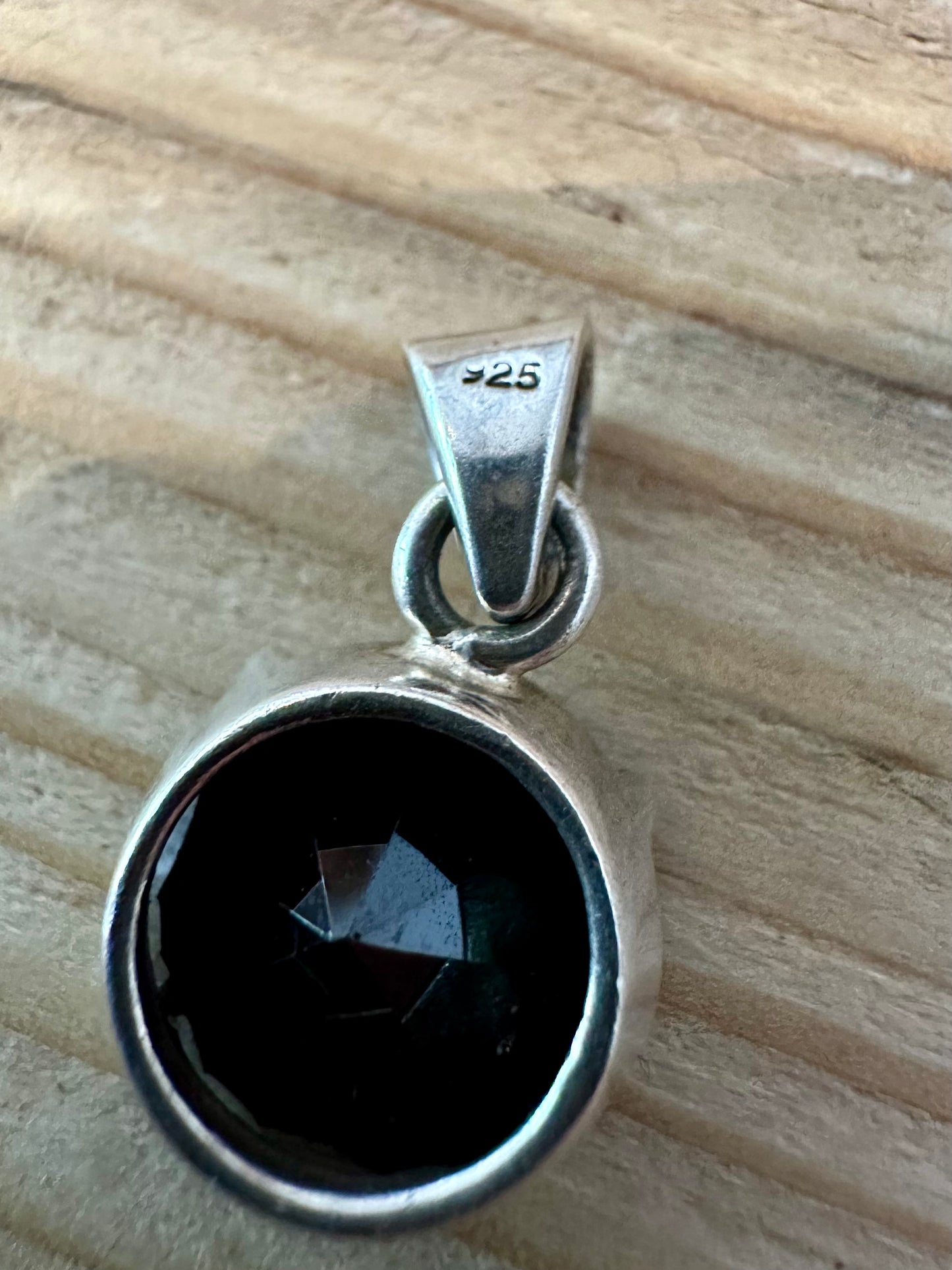 Modern Faceted Garnet 925 Silver Pendant