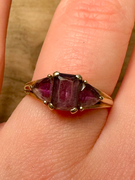 Vintage 9ct Gold Amethyst 375 Size P1/2 Ring