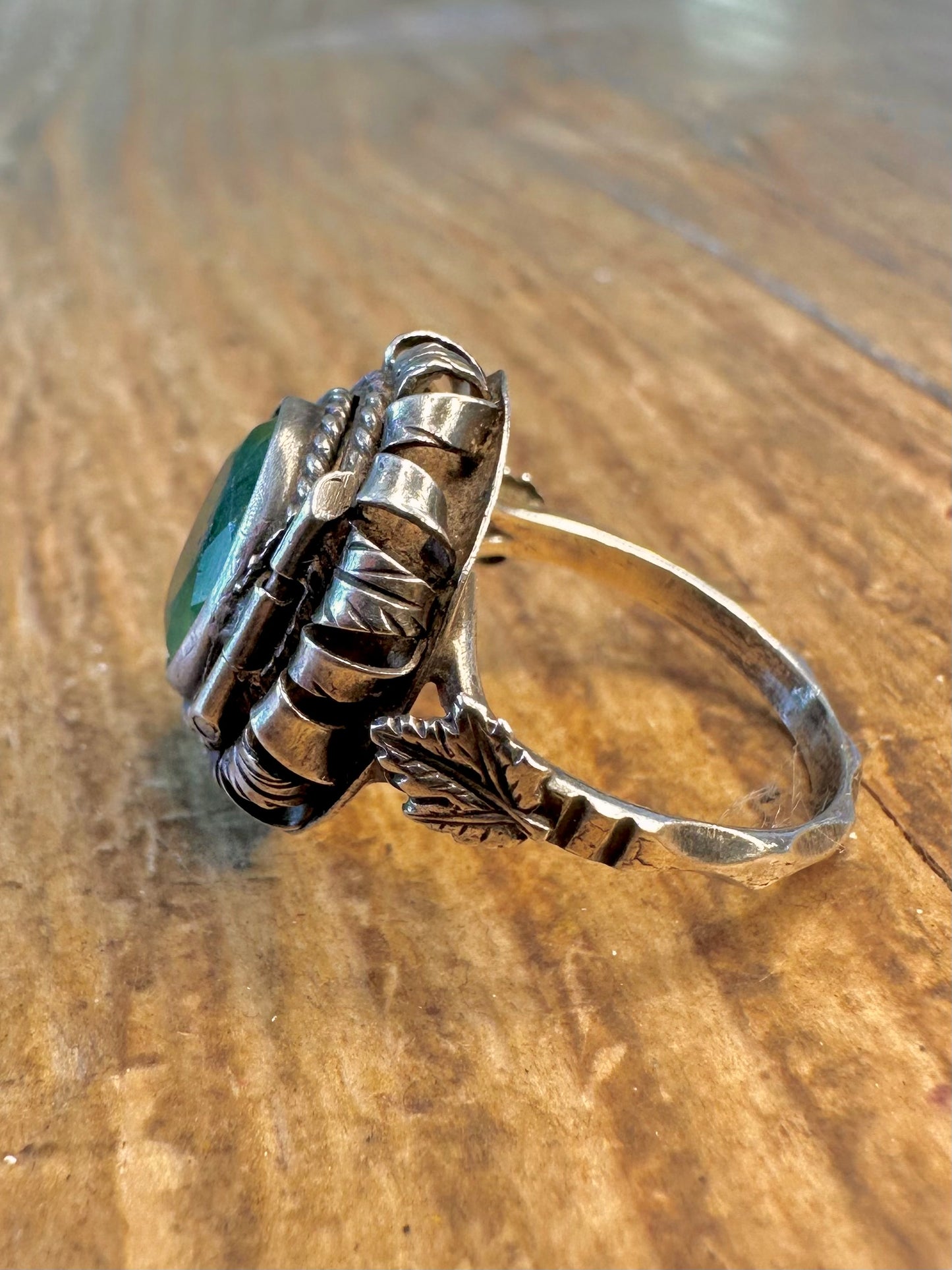 Green Stone Leaf Design Poison Ring 800 Silver Size K Ring