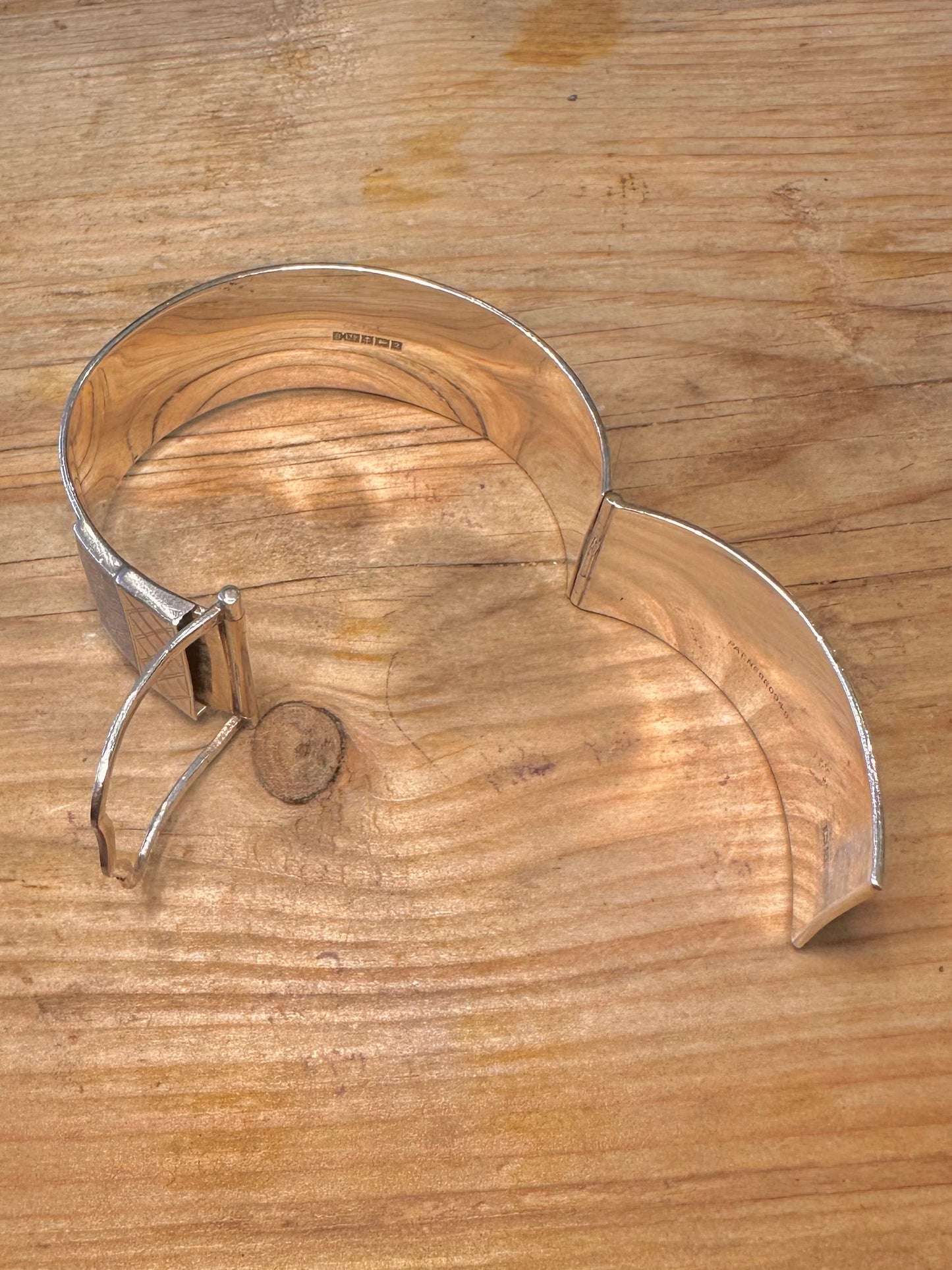 Vintage 1965 Large Buckle Clasp Star Engraved 925 Sterling Silver Bangle