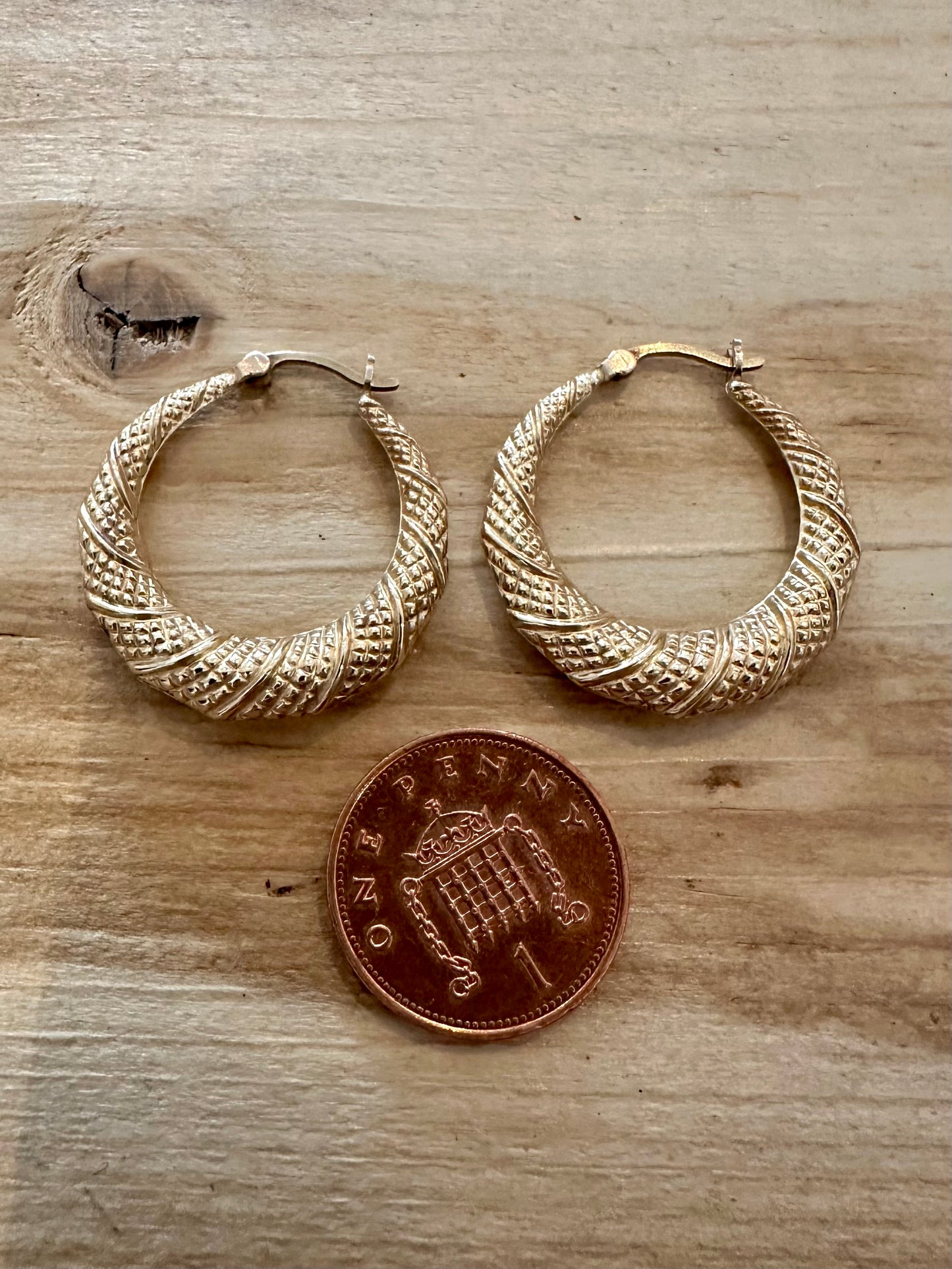 Vintage Textured Textured 9ct Gold Hoop Earrings