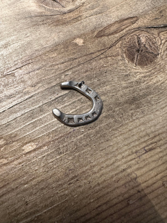 Vintage horse shoe pendant silver