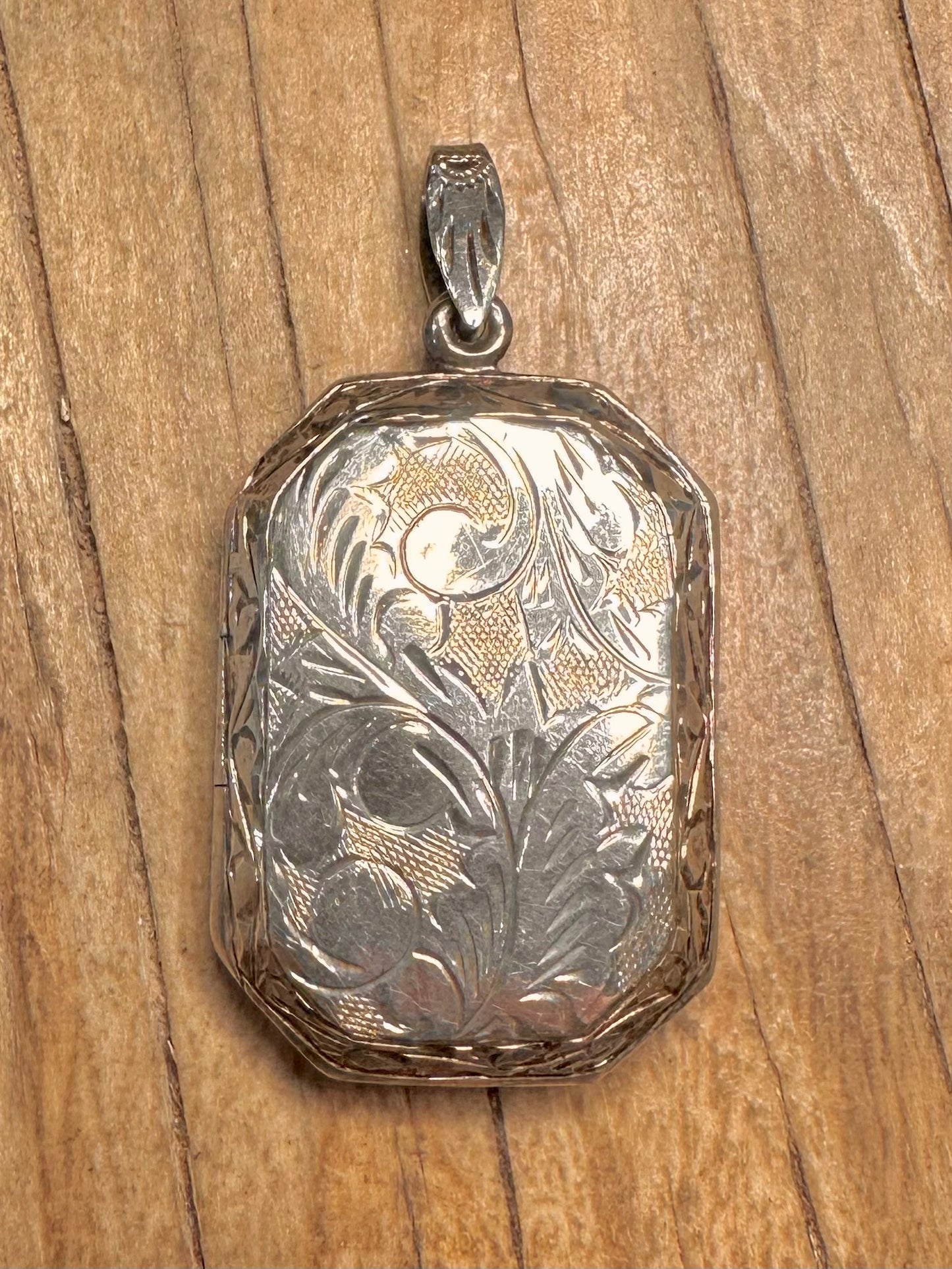 Vintage 1979 Engraved Rectangle 925 Sterling Silver Locket Pendant