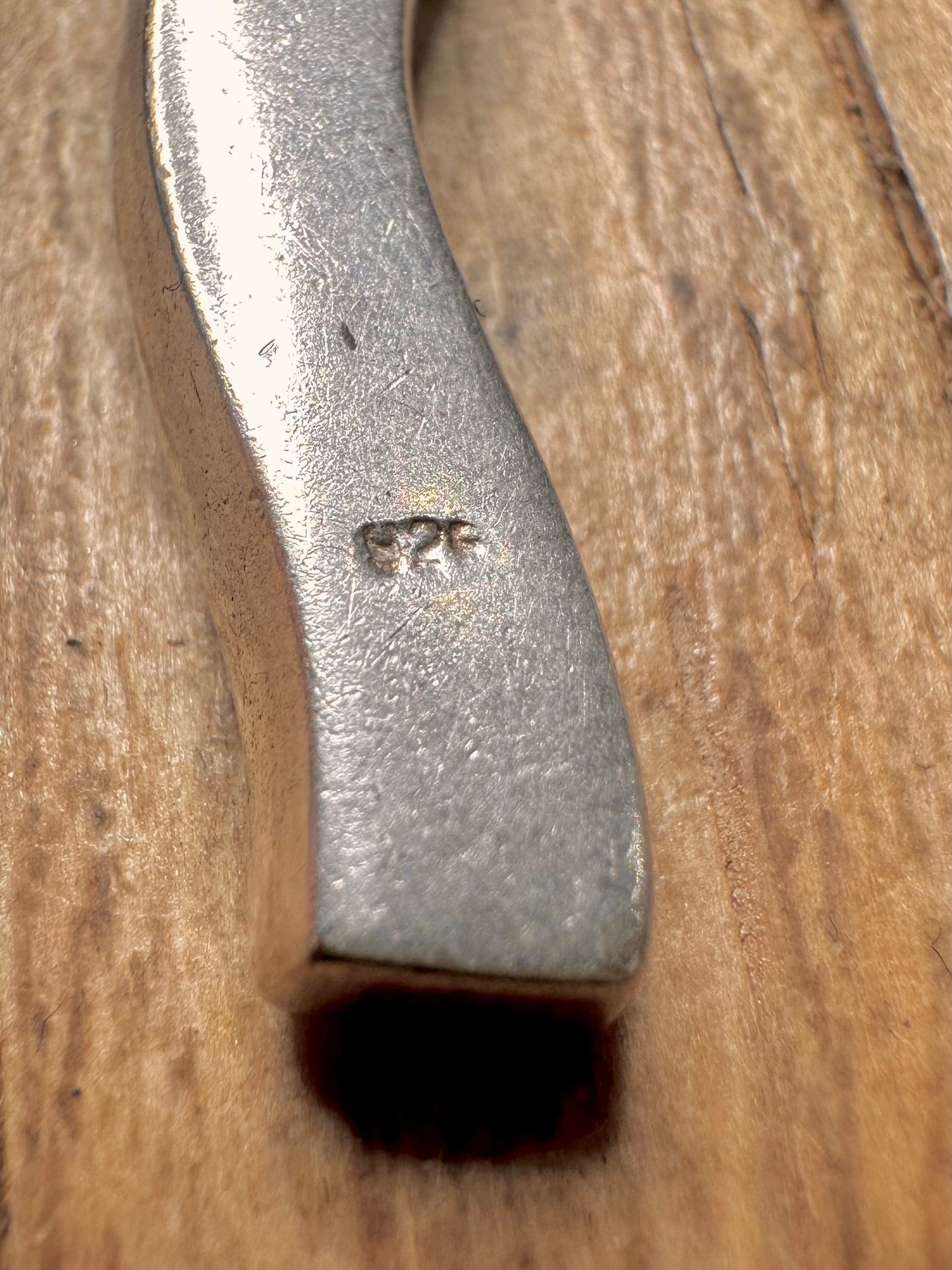 Modernist Mother of Pearl Wavy 925 Sterling Silver Pendant