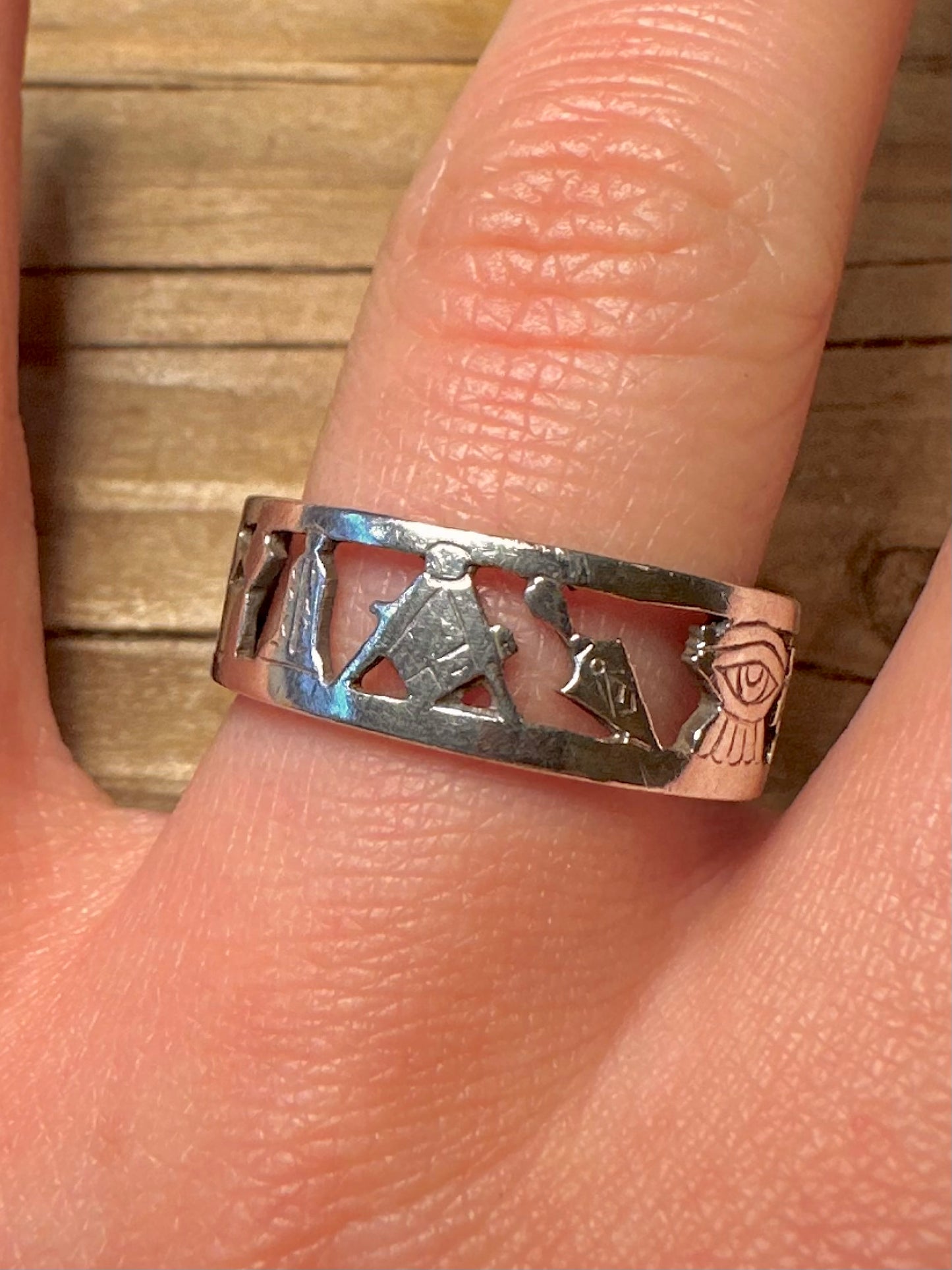 Modern 2003 Masonic Band  375 White Gold Size U Ring