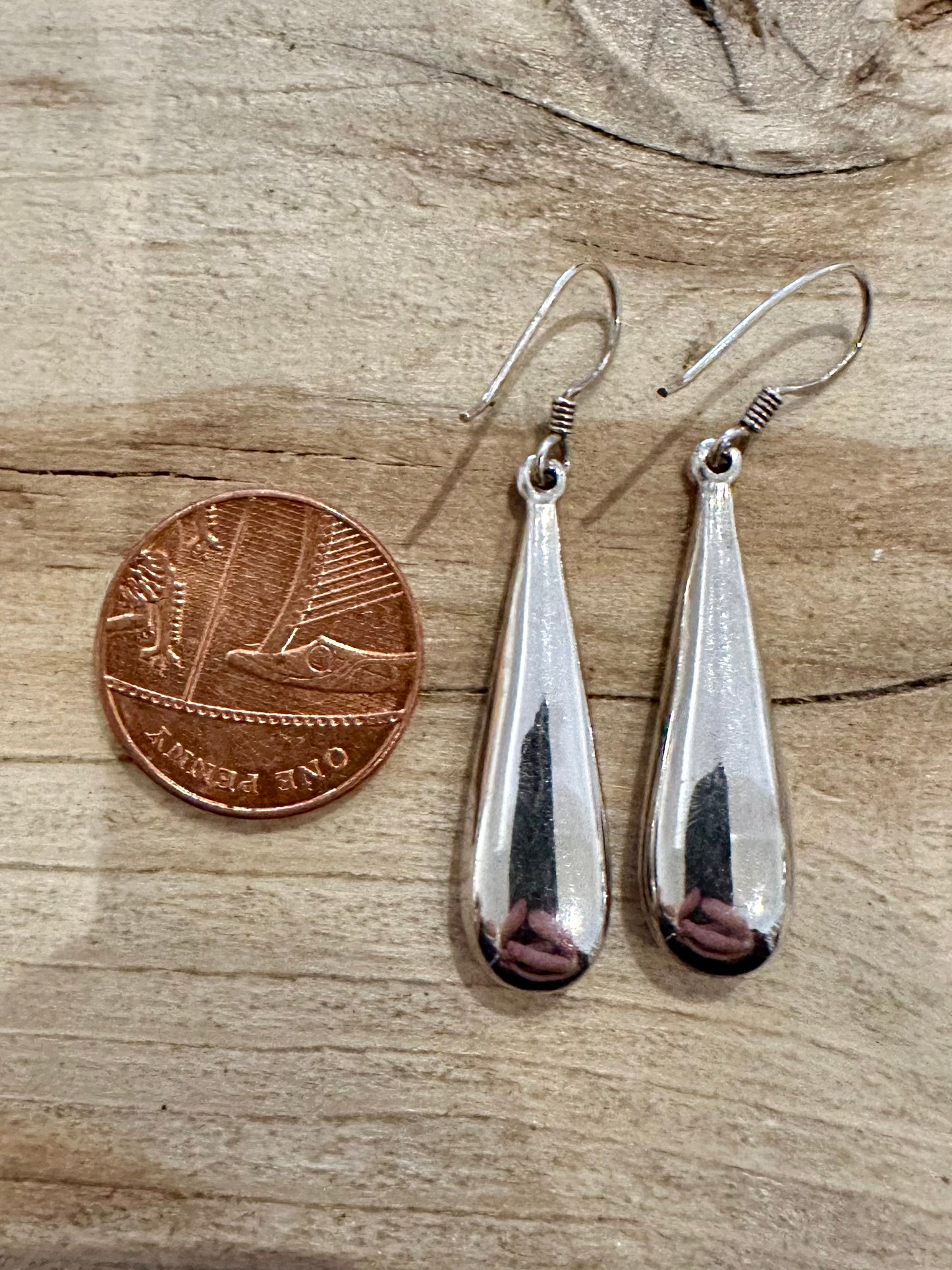 Modern Tear Drop Dangle 925 Silver Earrings