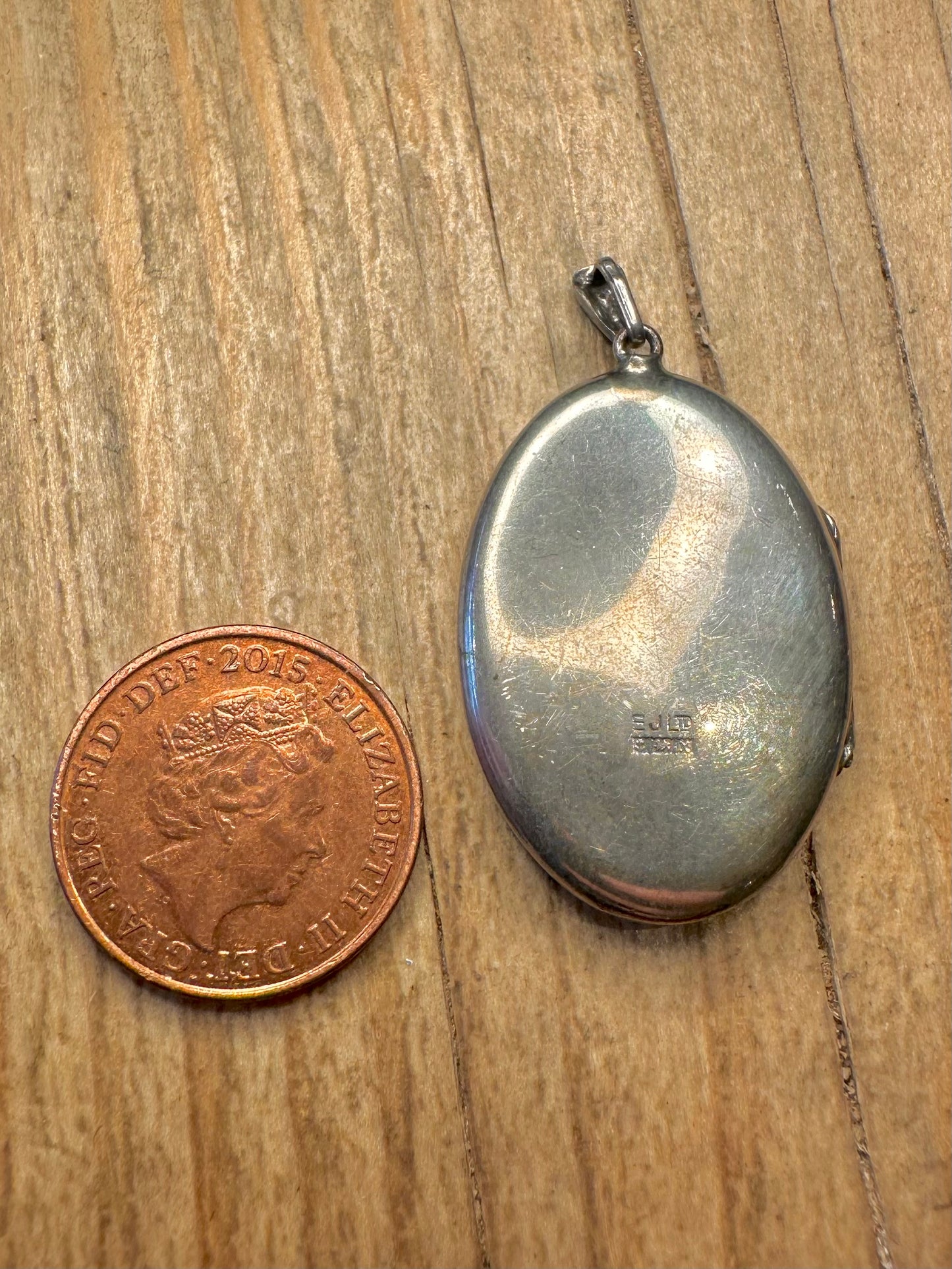 Vintage 1972 Engraved Oval Locket 925 Sterling Silver Pendant