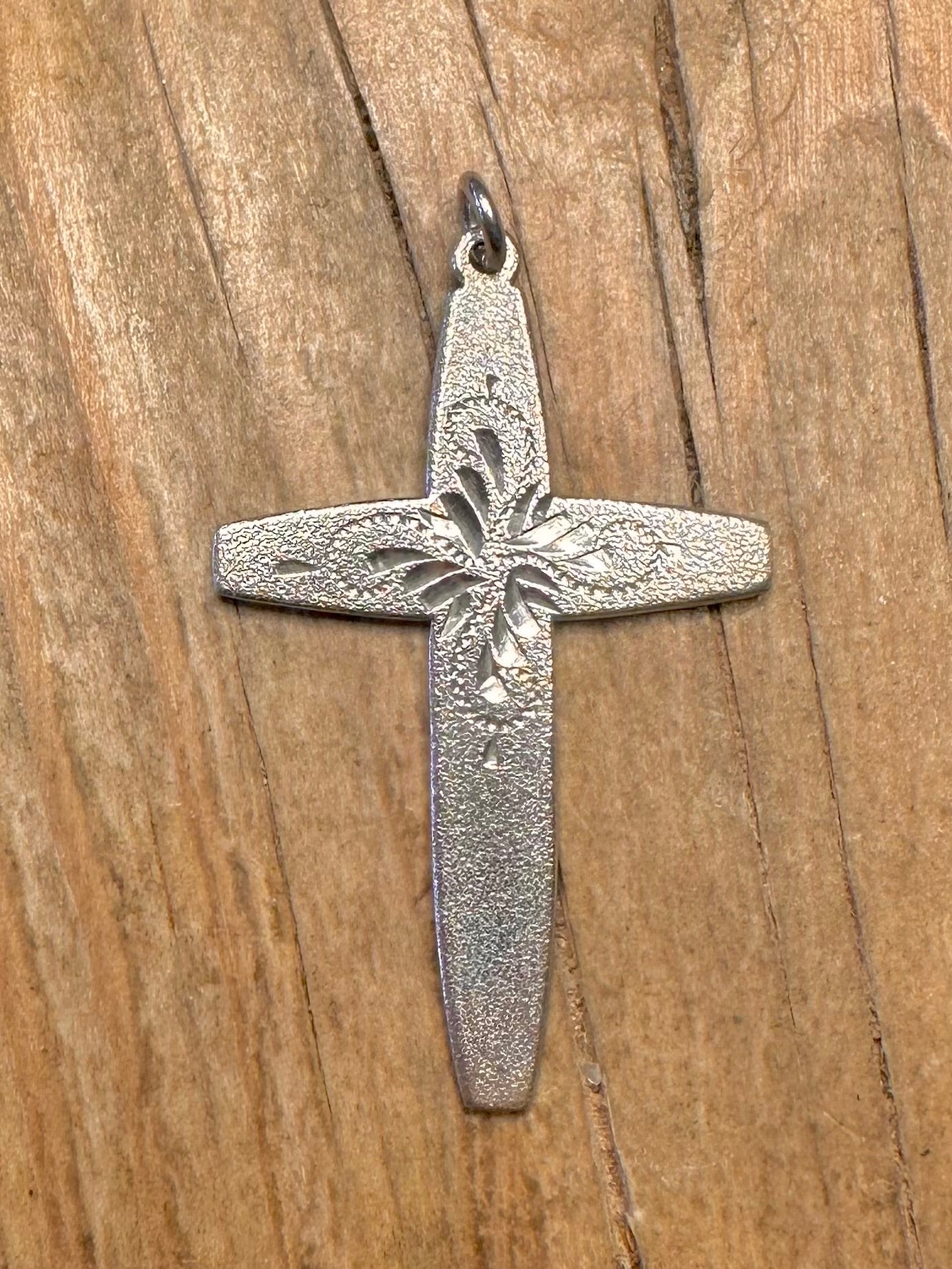 Vintage 1976 Floral Engraved Cross 925 Sterling Silver Pendant
