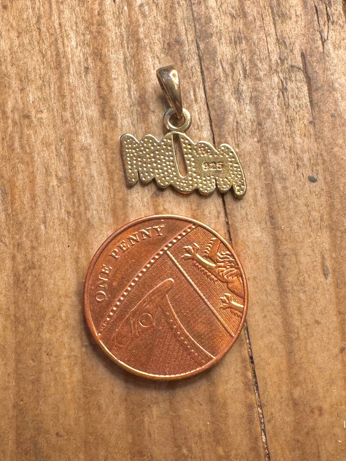 Mum Gold on 925 Sterling Silver Pendant