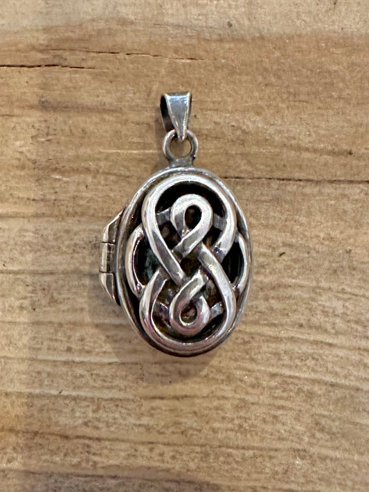 Vintage Celtic Oval Filigree 925 Silver Locket Pendant