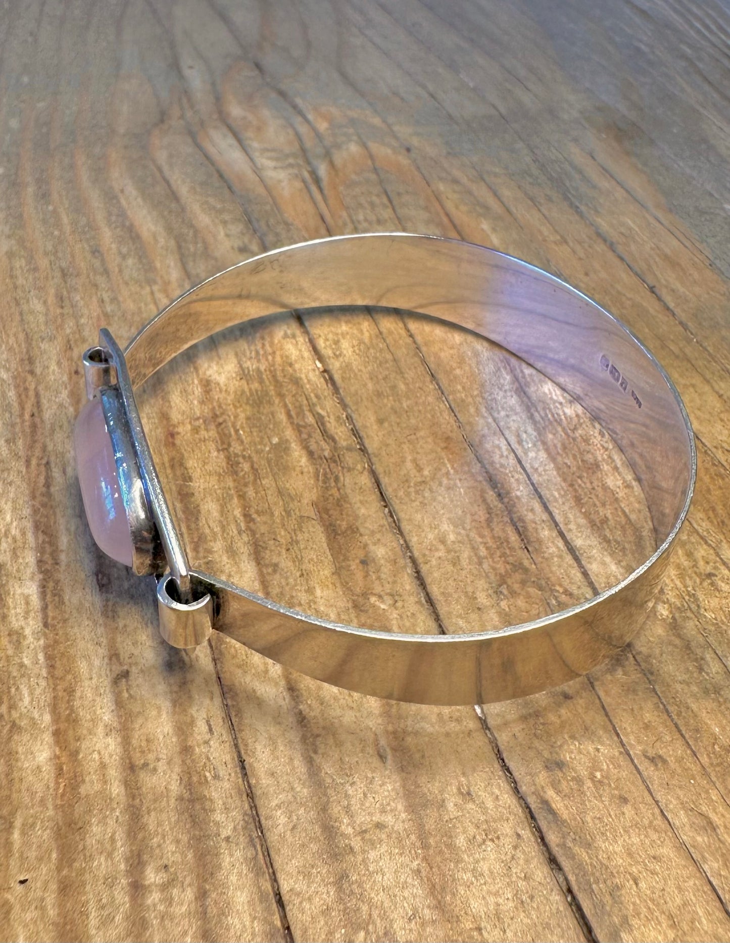 Rosenquarz 1979 Klapparmreif, Hersteller S&Co, 925er Sterlingsilber