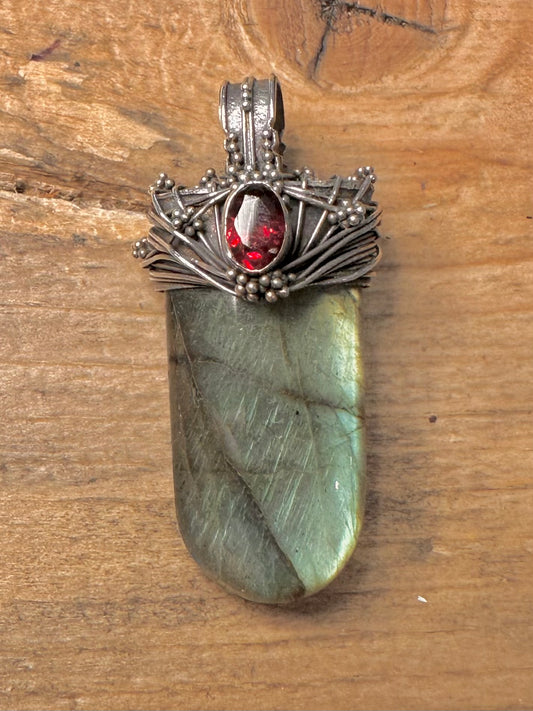 Vintage Labradorite and Garnet 925 Silver Pendant