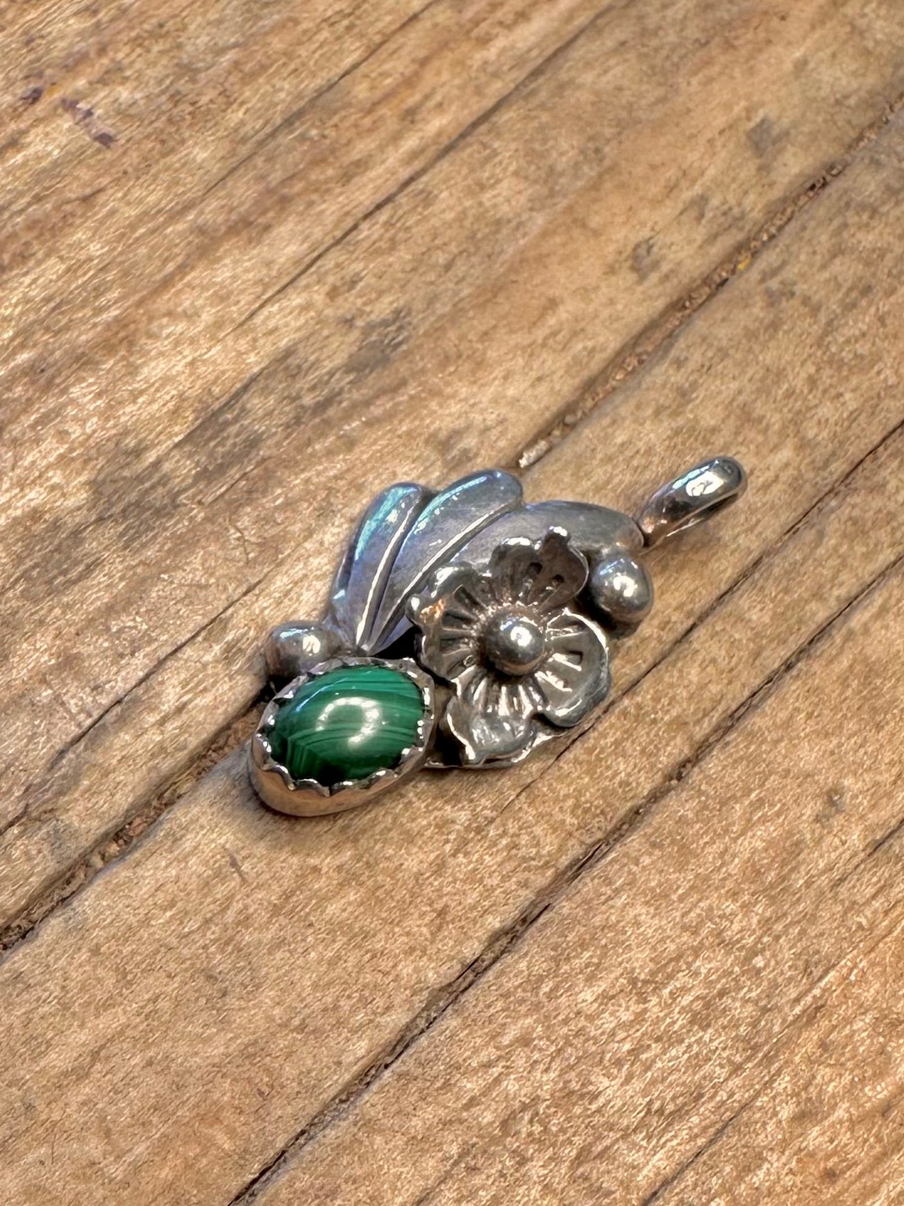 Navajo Malachite Flower Leaf 925 Sterling Silver Pendant