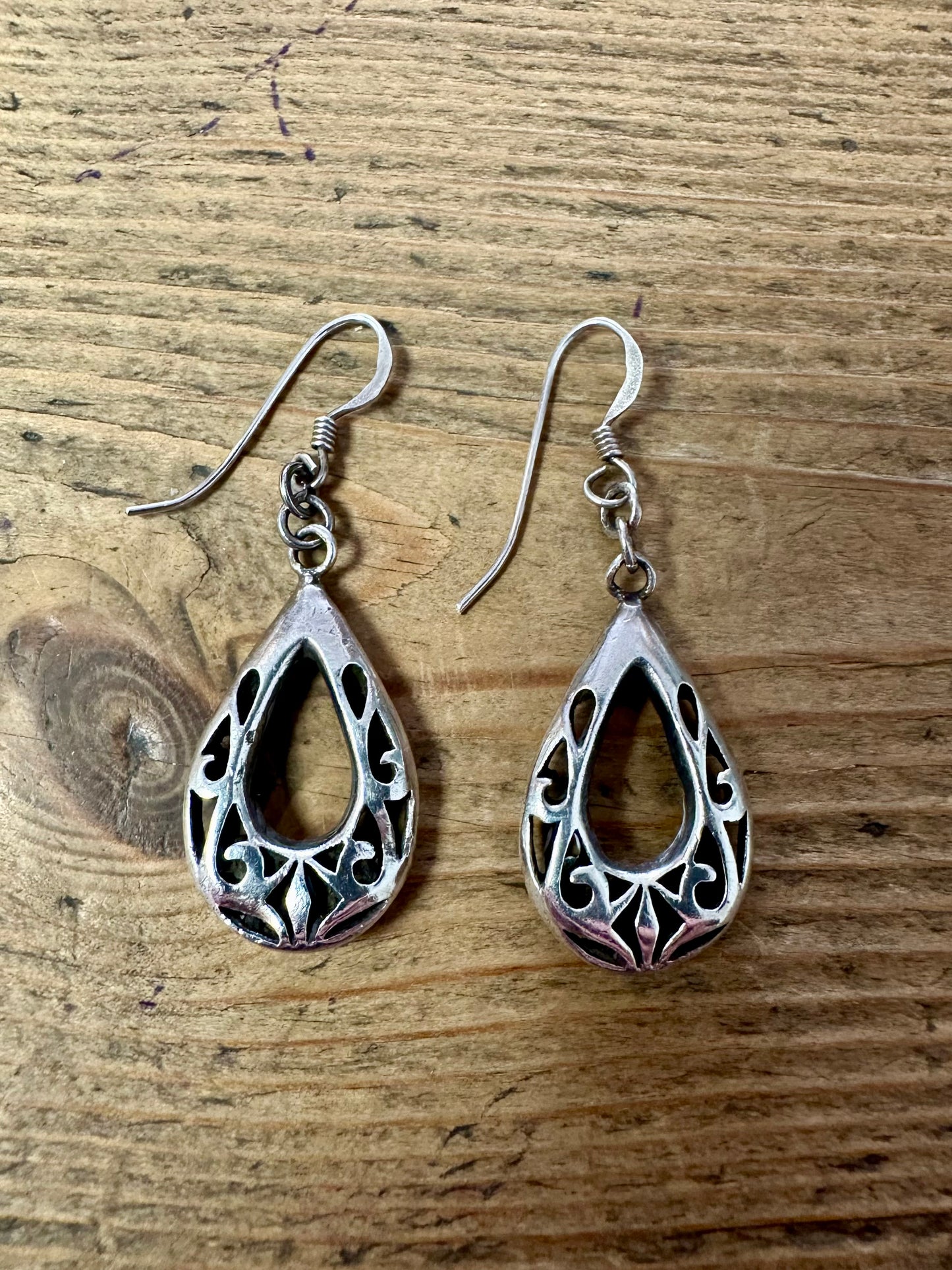 Vintage Tear Drop Cut Out Pattern 925 Silver Earrings