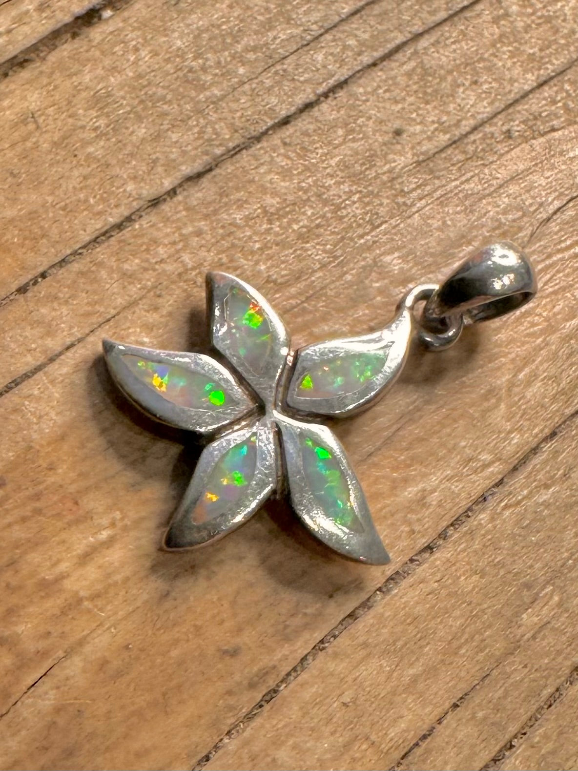 Moderner simulierter Opal-Seestern 925 Sterling Silber Anhänger