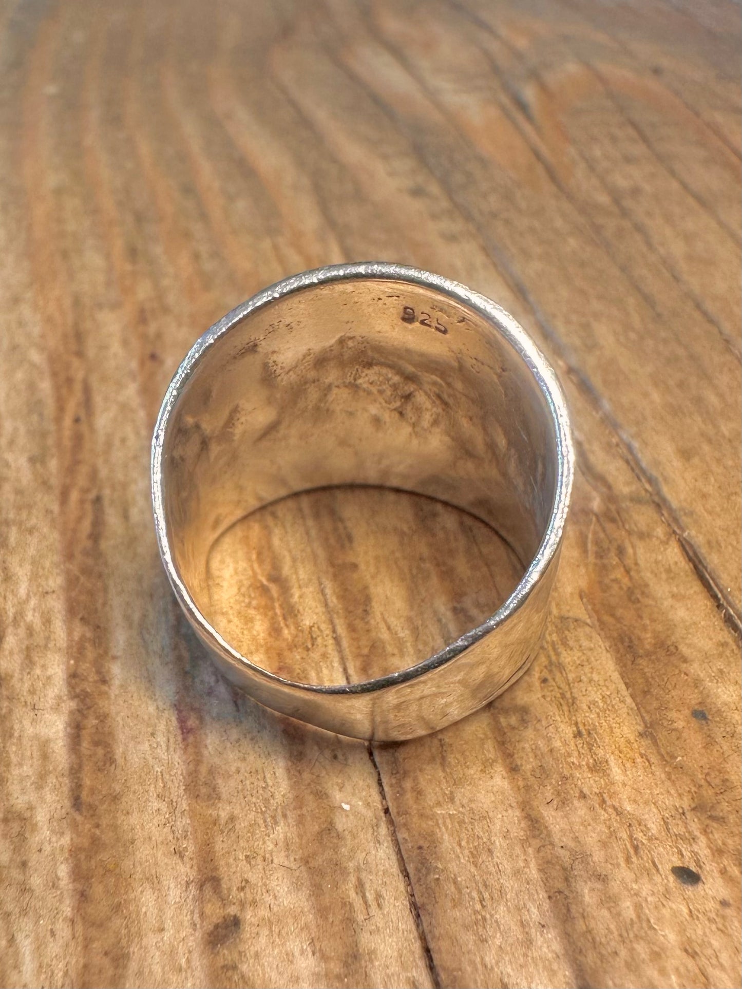 Gehämmerter breiter Ring aus 925er Sterlingsilber, Größe N