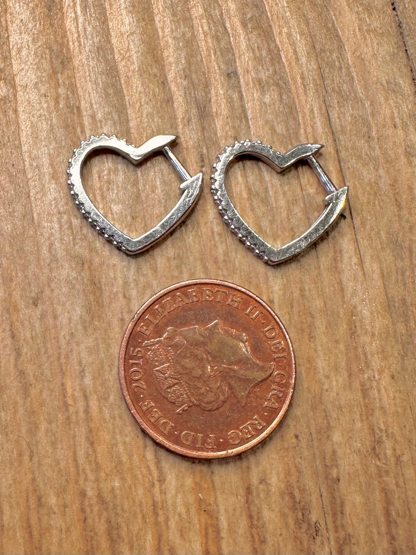 Moderne Herz-CZ-Stein-Ohrringe, 925er Sterlingsilber