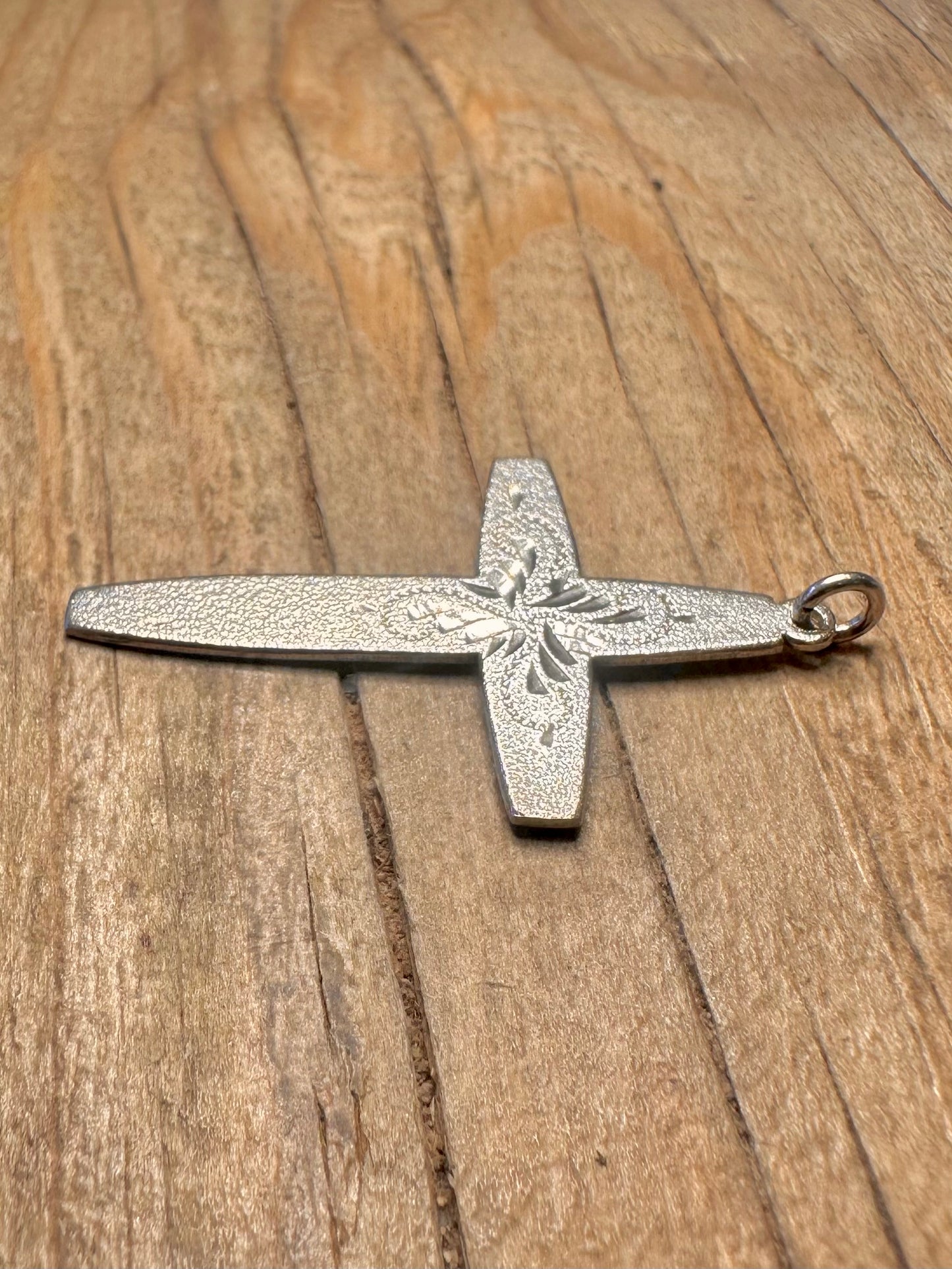 Vintage 1976 Floral Engraved Cross 925 Sterling Silver Pendant