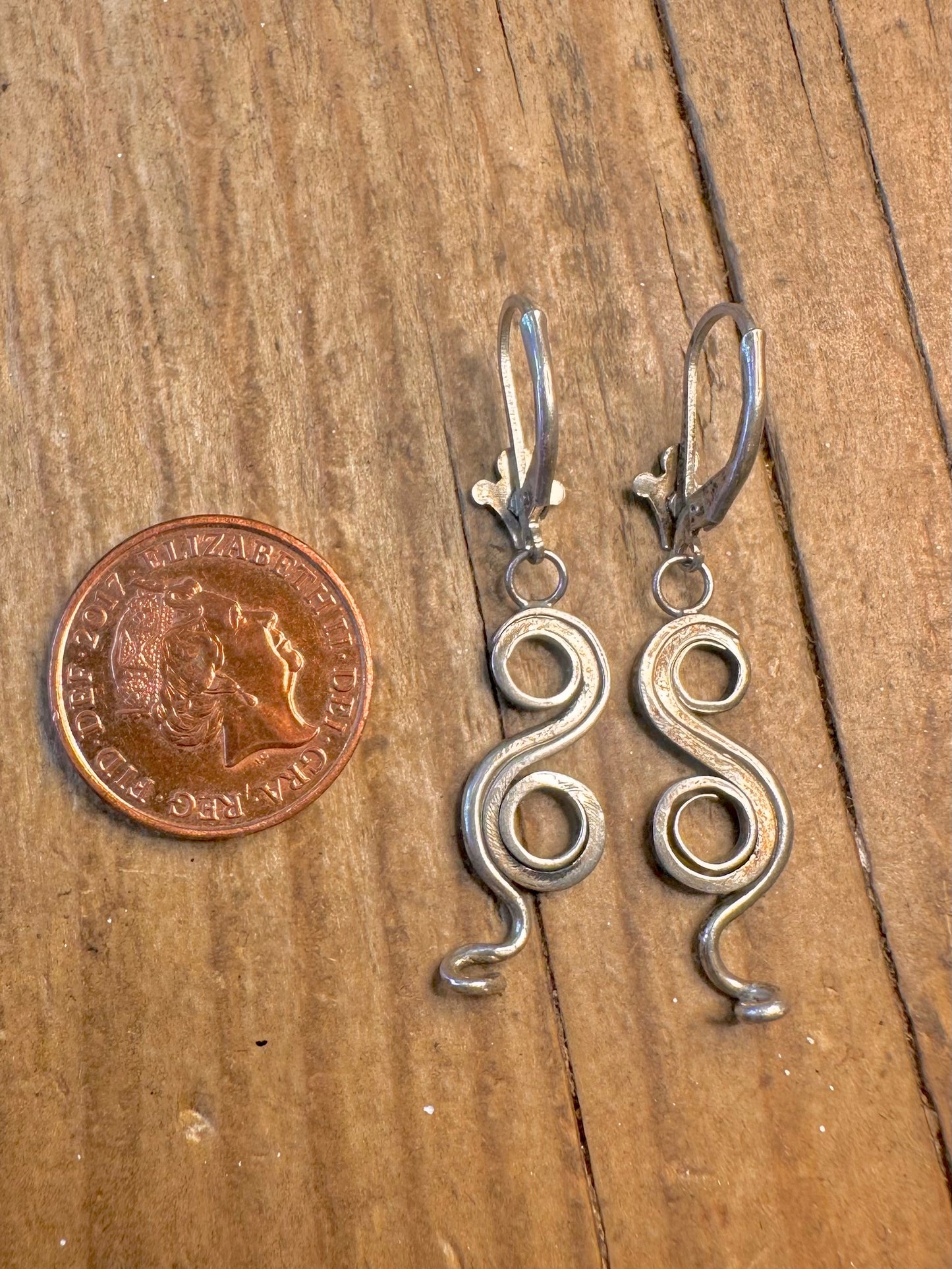 Swirl-Hängeohrringe aus 925er Sterlingsilber