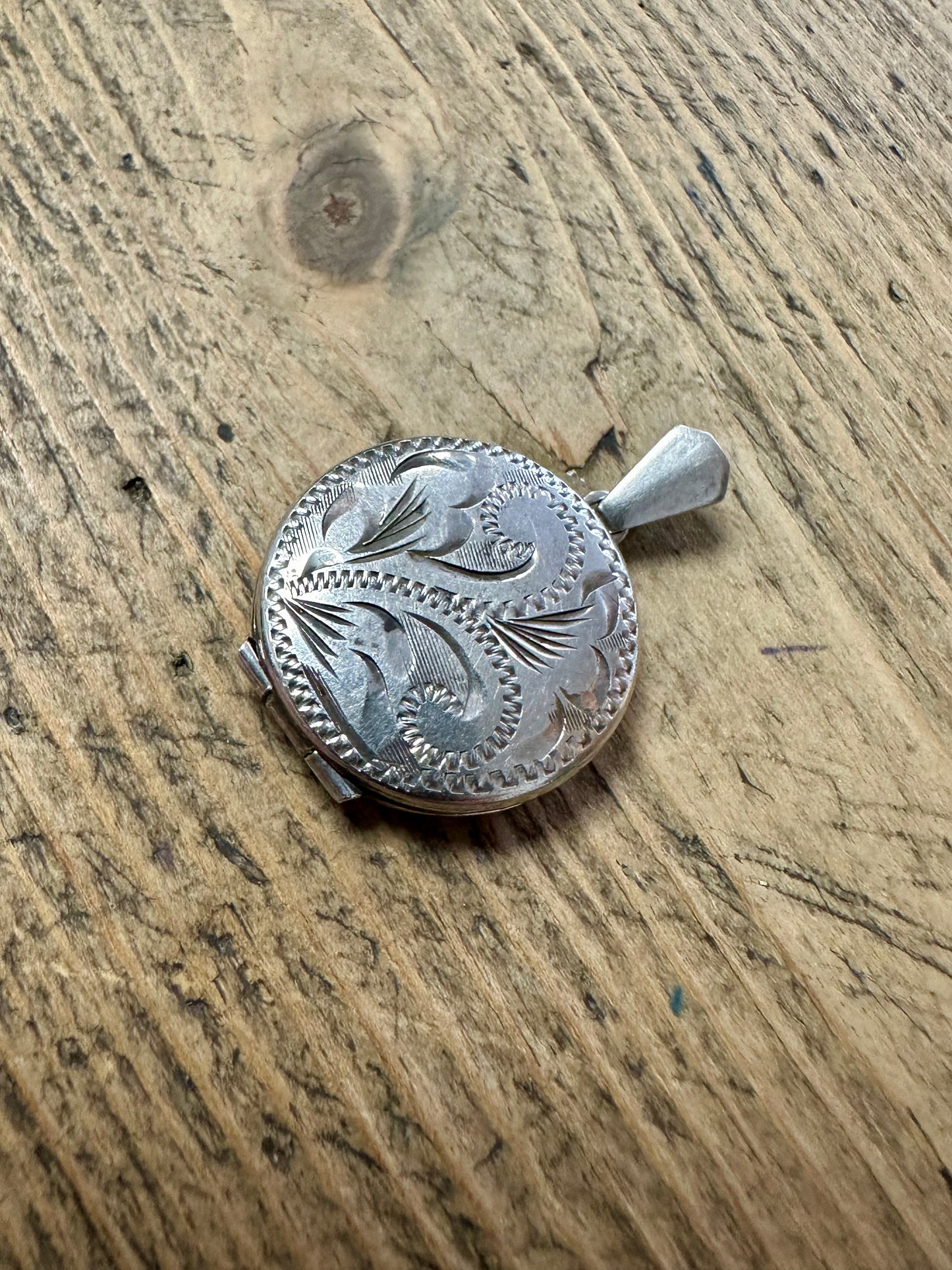 Vintage Circle Engraved 925 Silver Locket Pendant