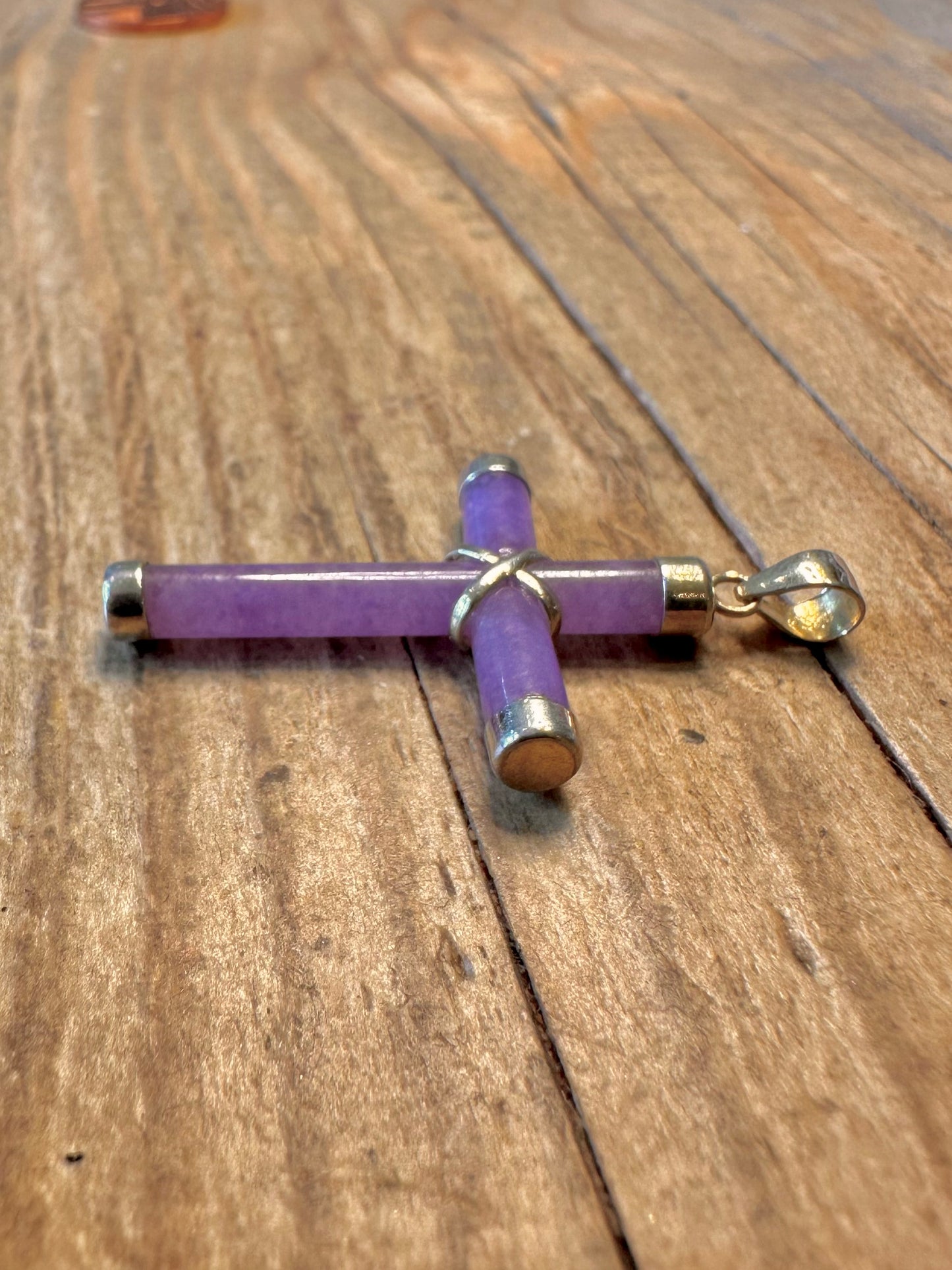 Anhänger aus Sterlingsilber 925 mit Kreuz aus violetter Jade