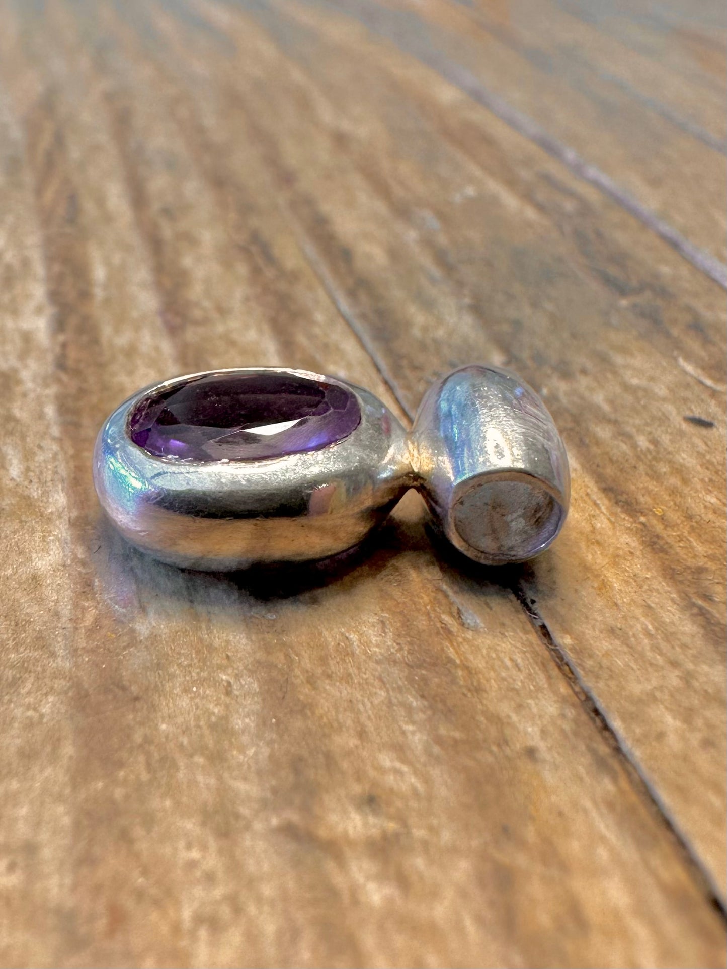 Facettierter Amethyst-Ovalanhänger aus 925er Sterlingsilber