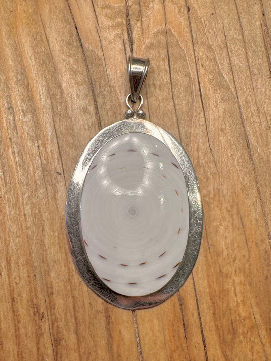 Vintage White Shell Oval 925 Sterling Silver Pendant