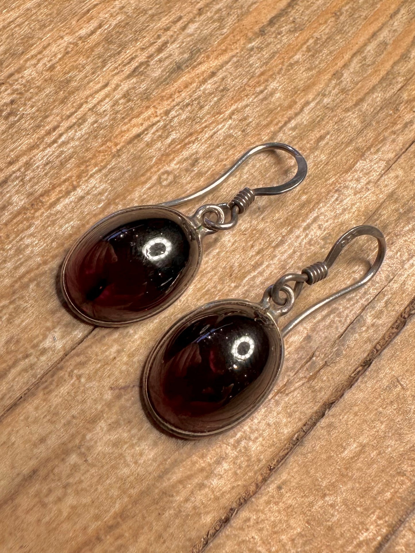 Vintage Garnet Oval Dangle 925 Sterling Silver Earring
