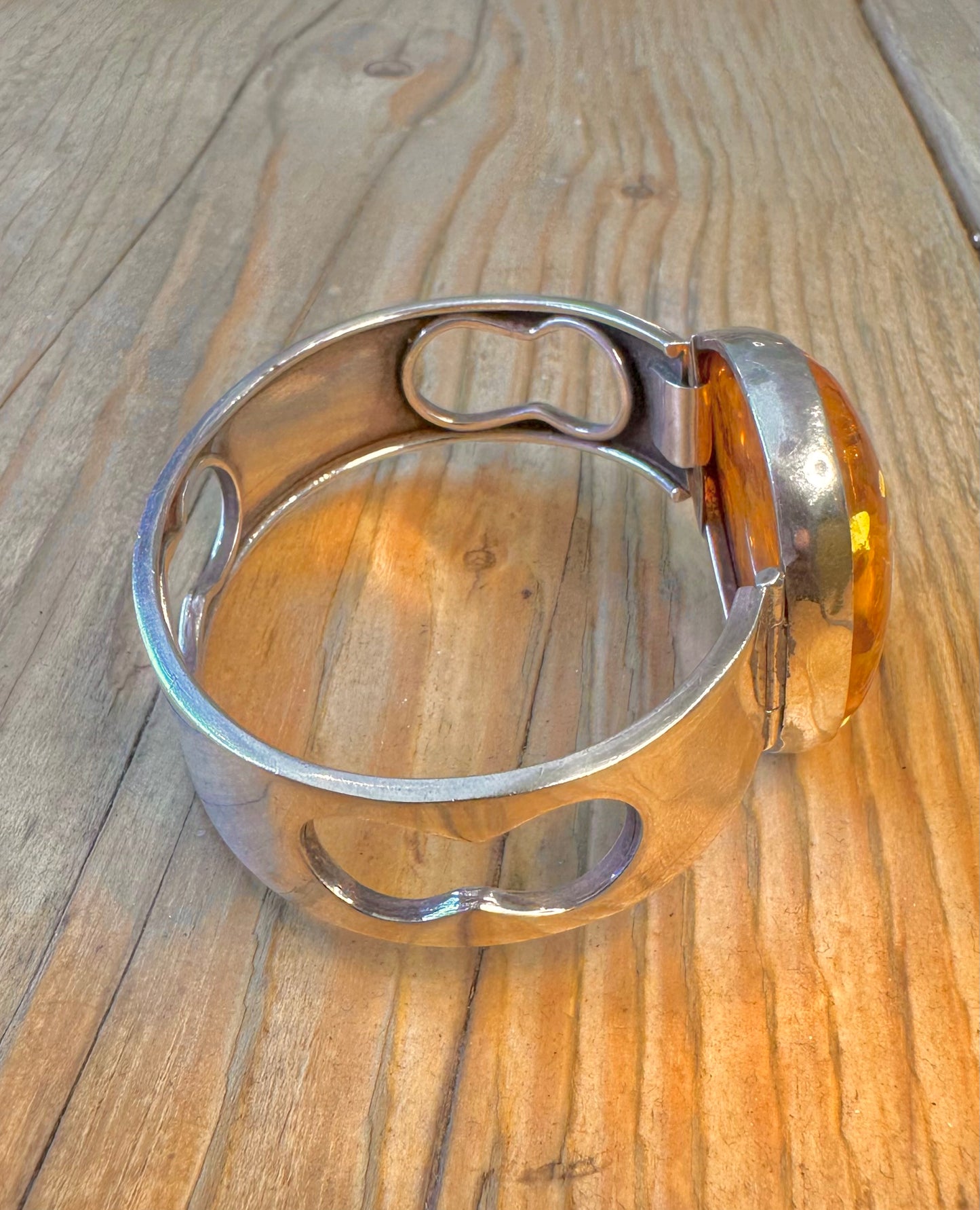 Abstract Amber Front Clasp 925 Sterling Silver Bangle