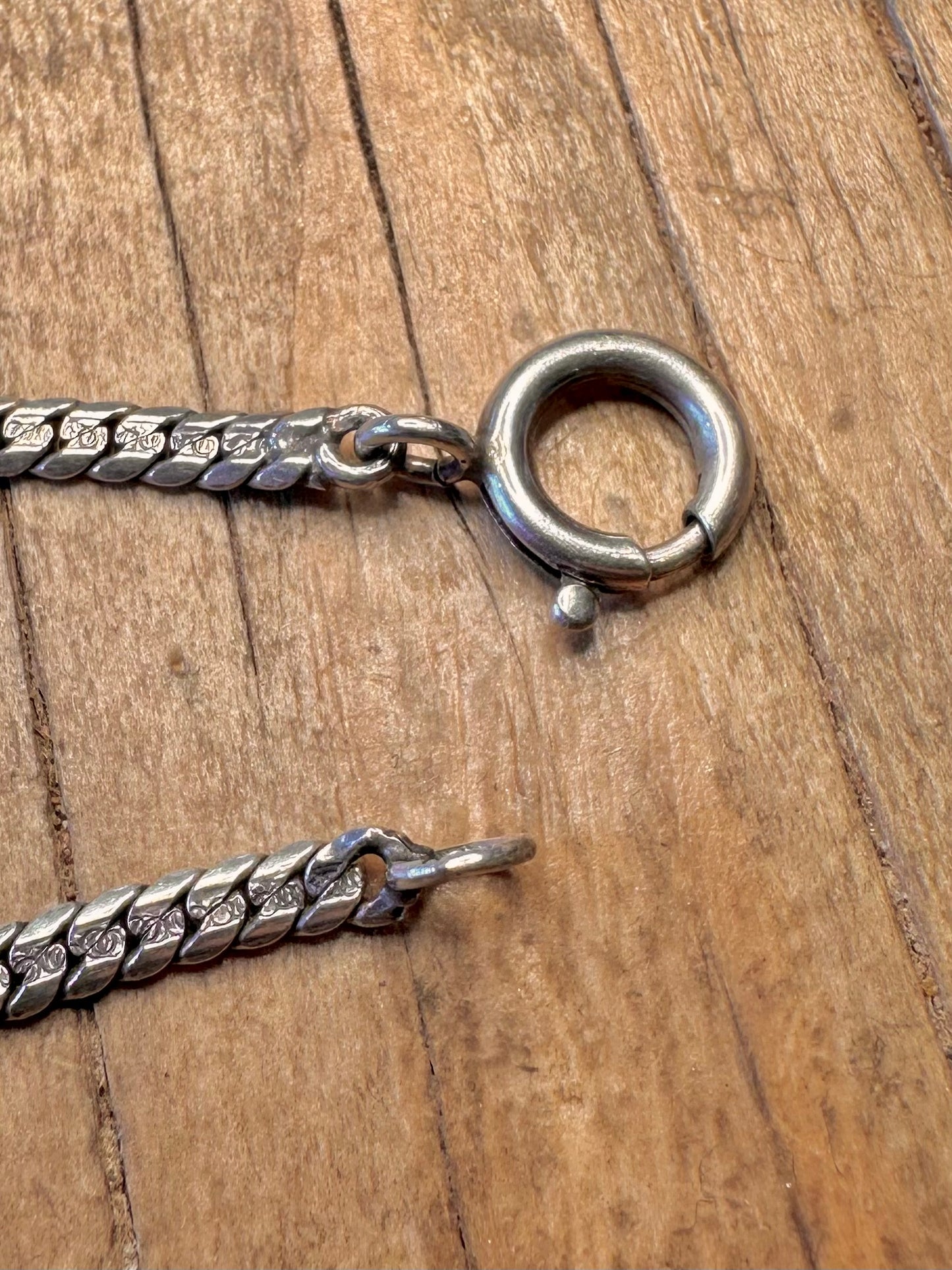 Verziertes Armband aus 800er Silber mit farbigen Steinen und Blättern, 21 cm